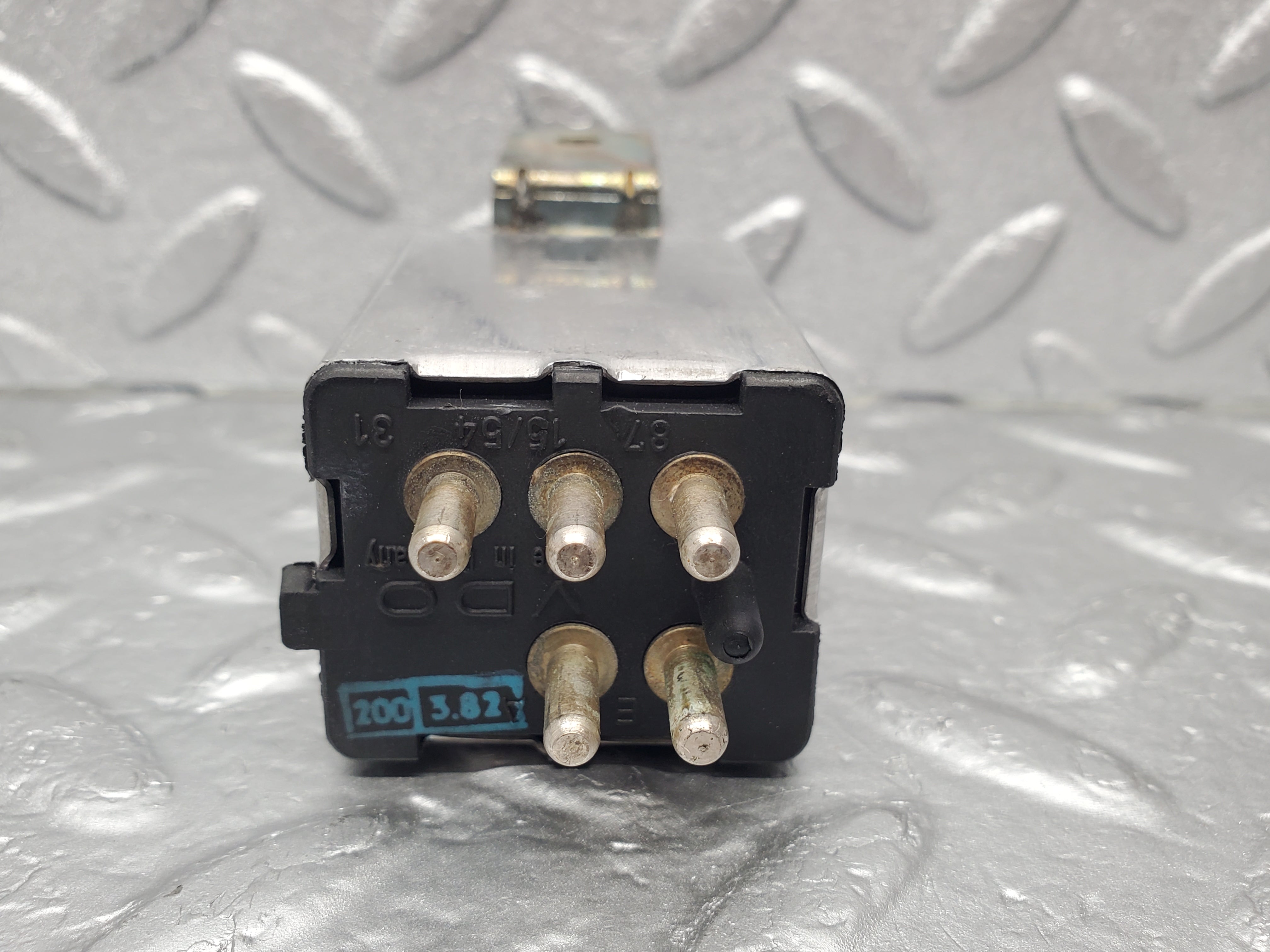 1306 Mercedes-Benz V123 240D Heated Rear Window Relay 1078200010