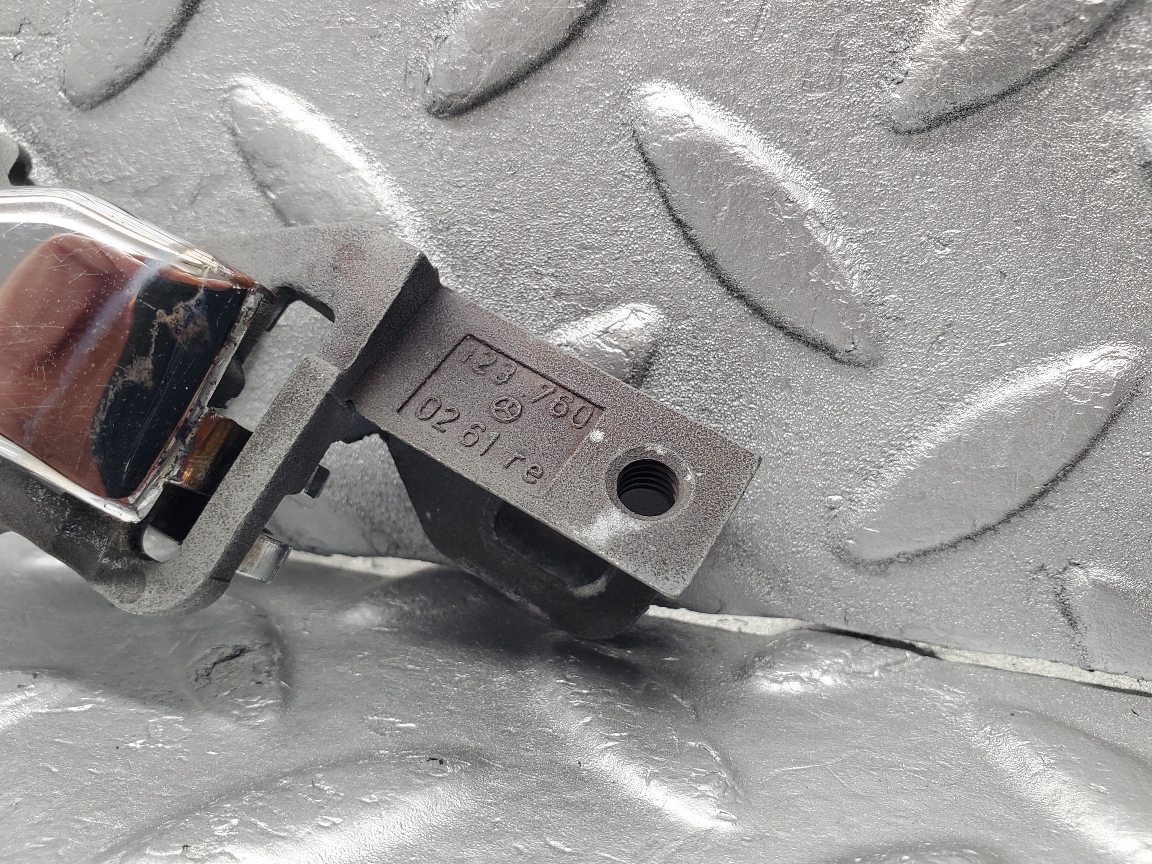 1315 Mercedes-Benz V123 240D Right Interior Door Handle 1237600261