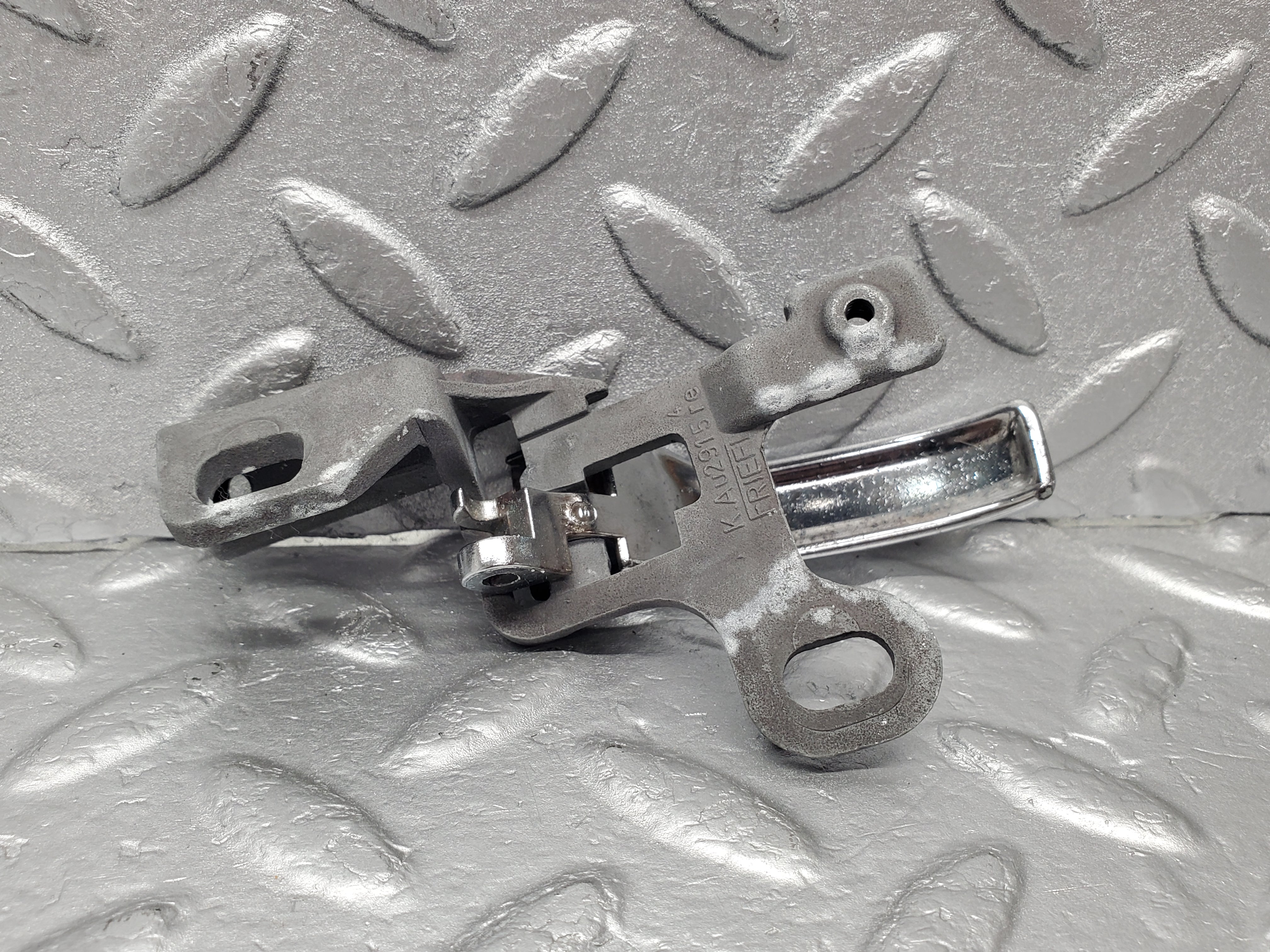 1315 Mercedes-Benz V123 240D Right Interior Door Handle 1237600261