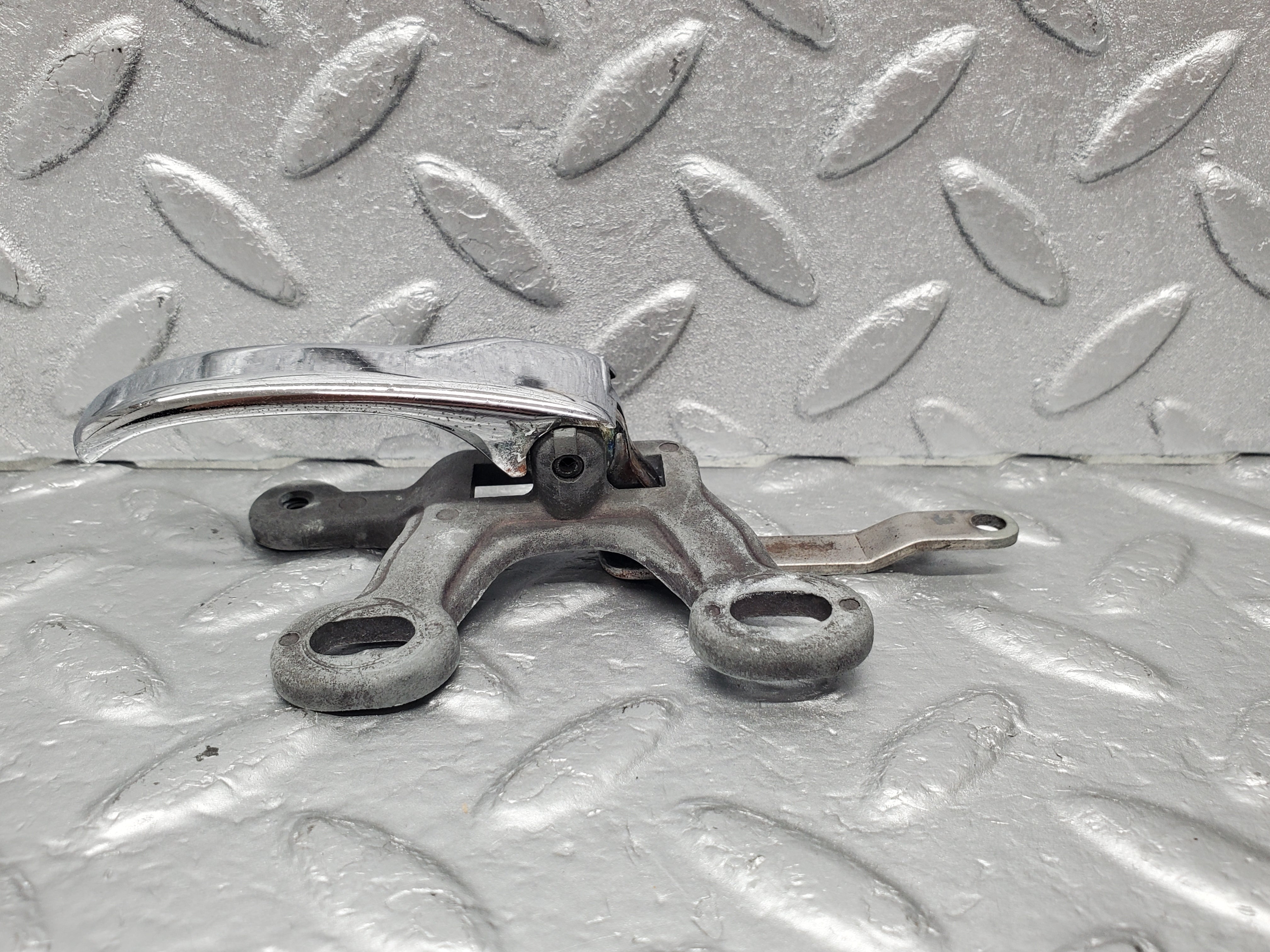 1316 Mercedes-Benz V123 240D Right Interior Door Handle 1107660419