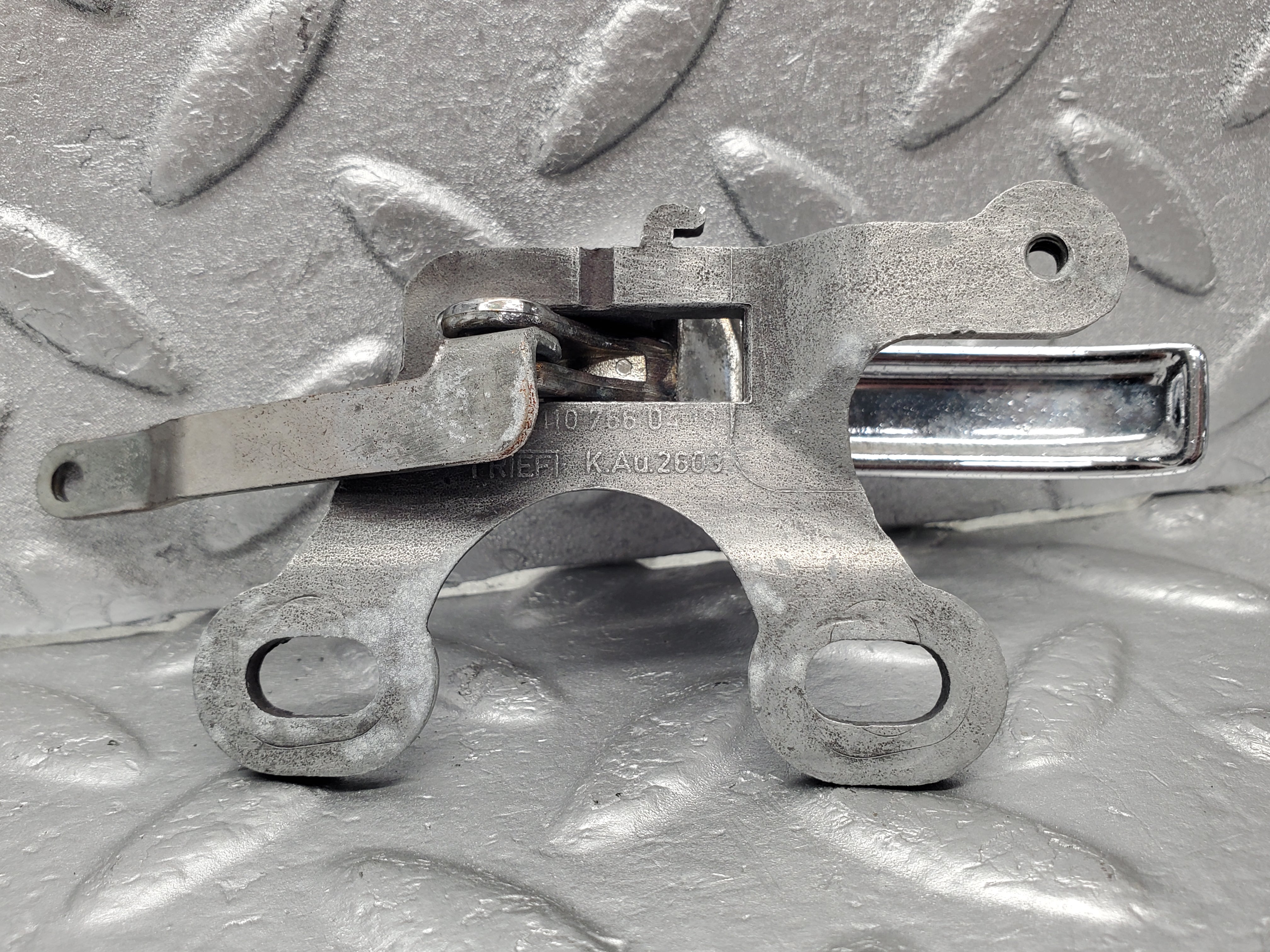 1316 Mercedes-Benz V123 240D Right Interior Door Handle 1107660419