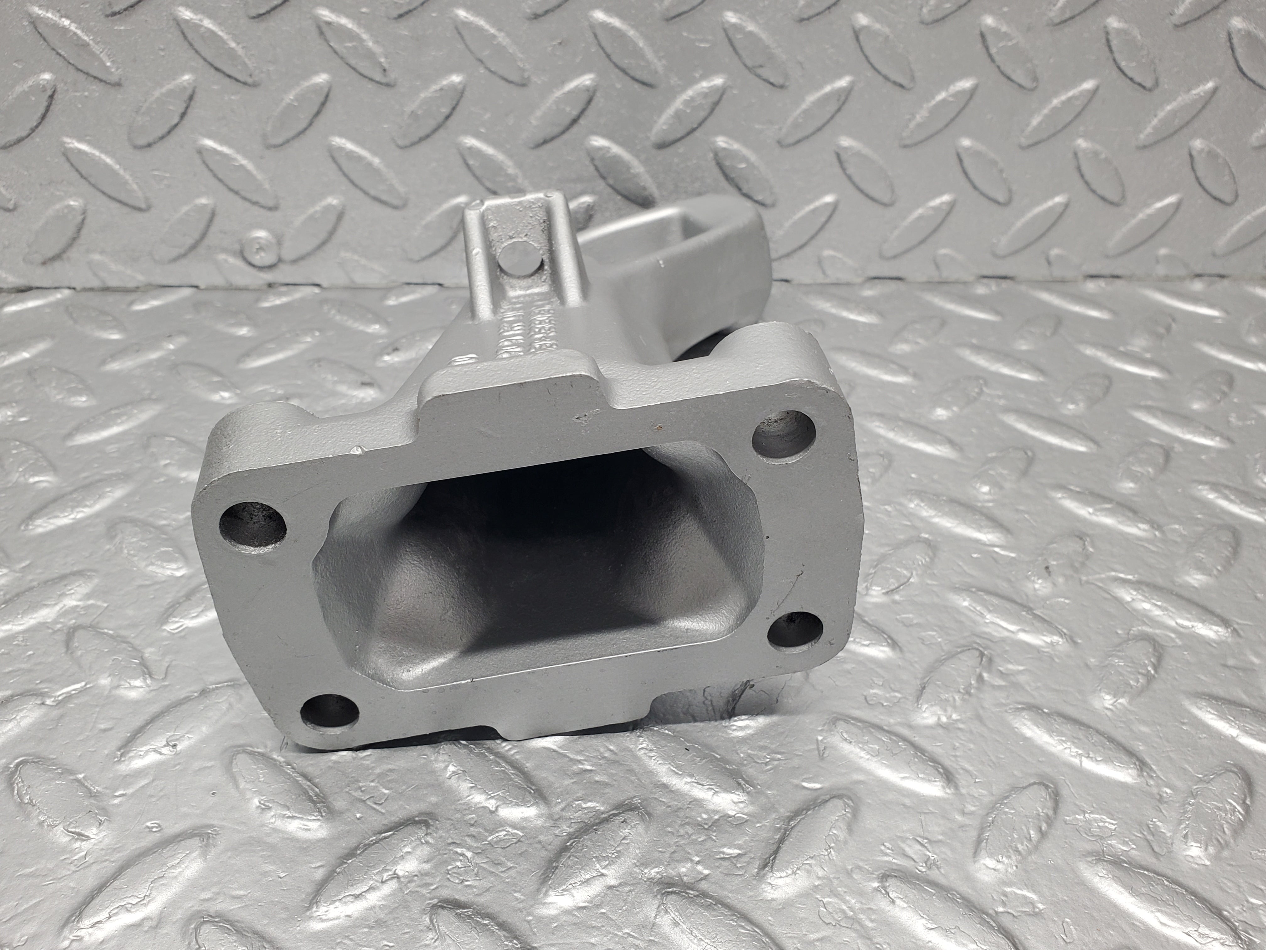 1323 Mercedes-Benz V123 240D Engine Mount Bracket Right Side 6152231404