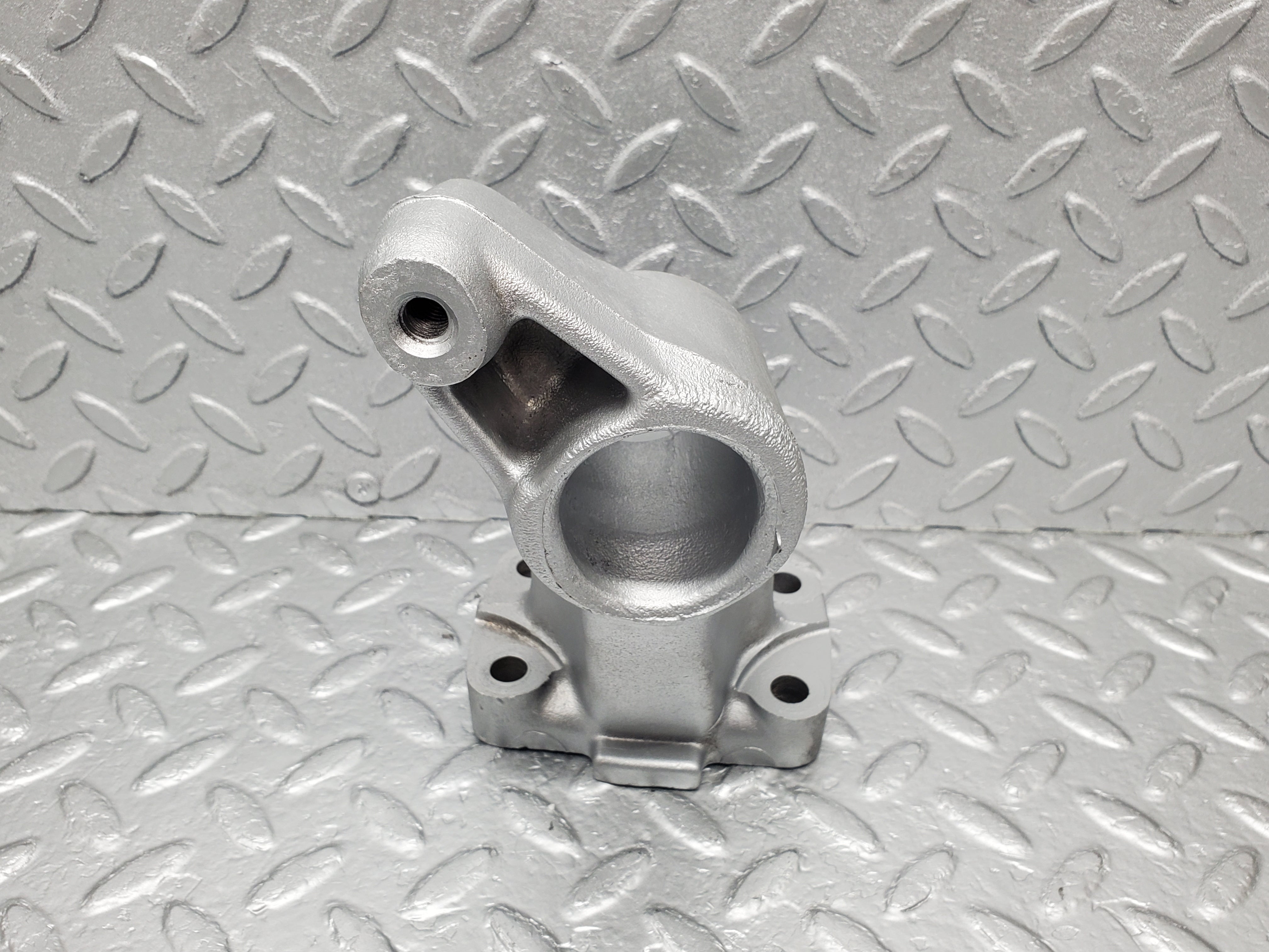 1324 Mercedes-Benz V123 240D Engine Mount Bracket Left Side 1152231704