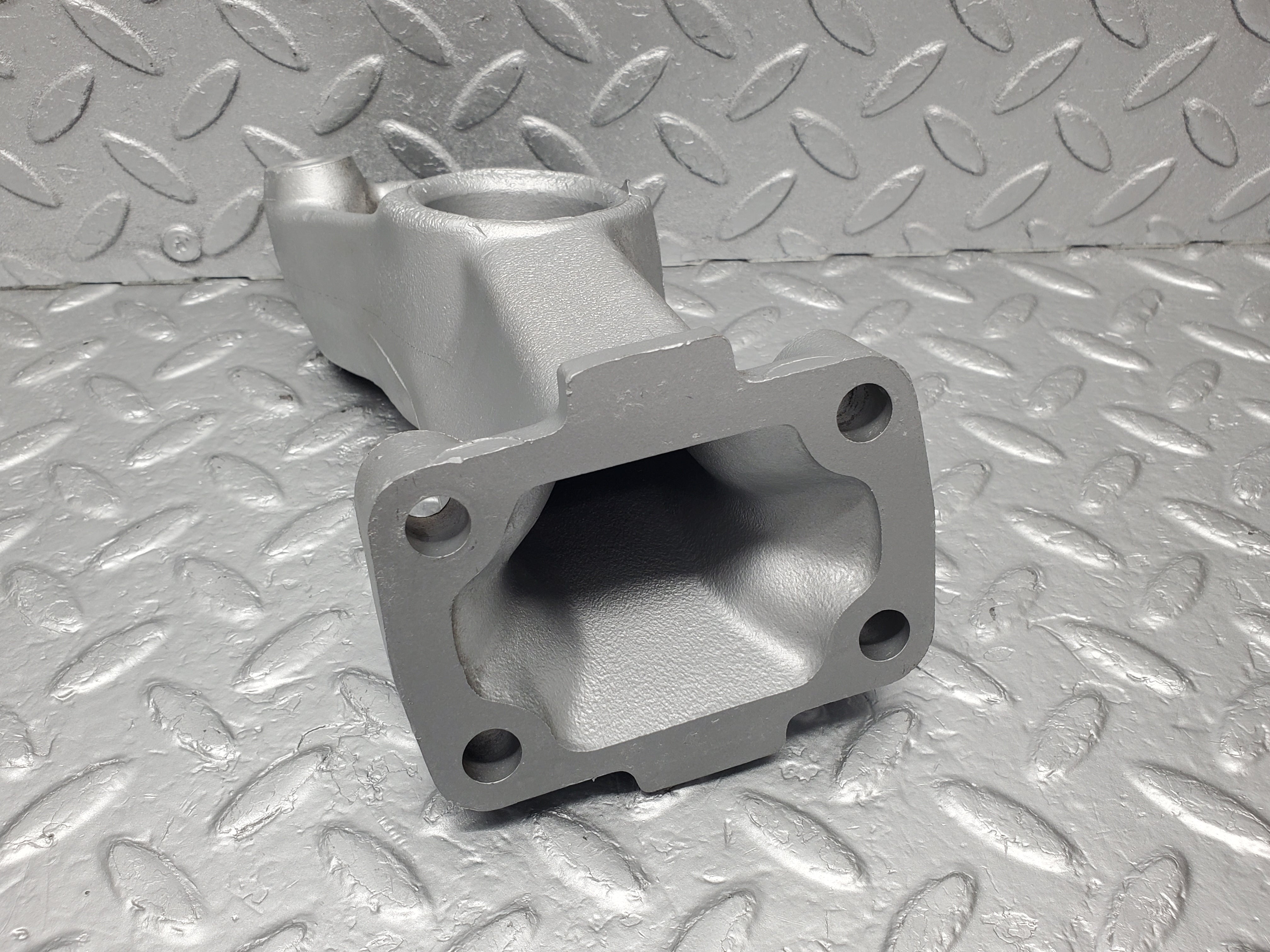 1324 Mercedes-Benz V123 240D Engine Mount Bracket Left Side 1152231704