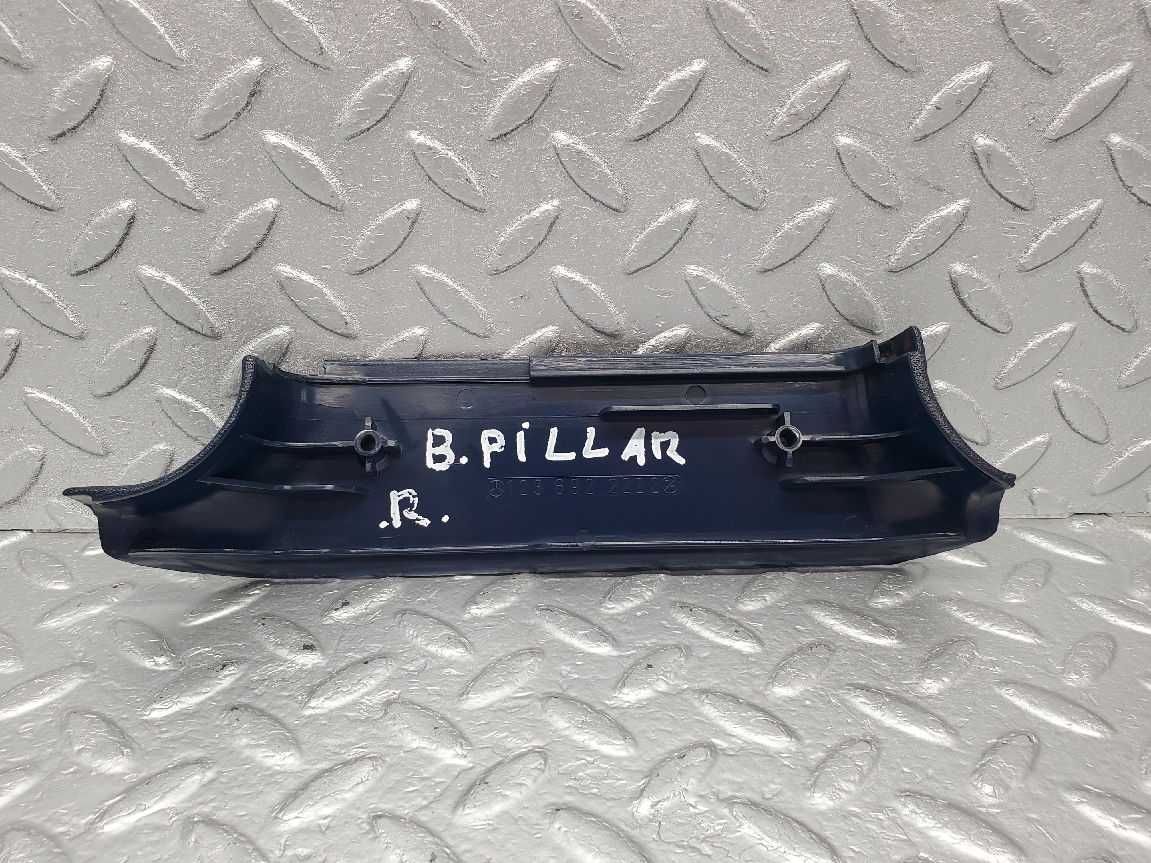 1330 Mercedes-Benz V123 240D B Pillar Bottom Cover Right Blue 1236922222