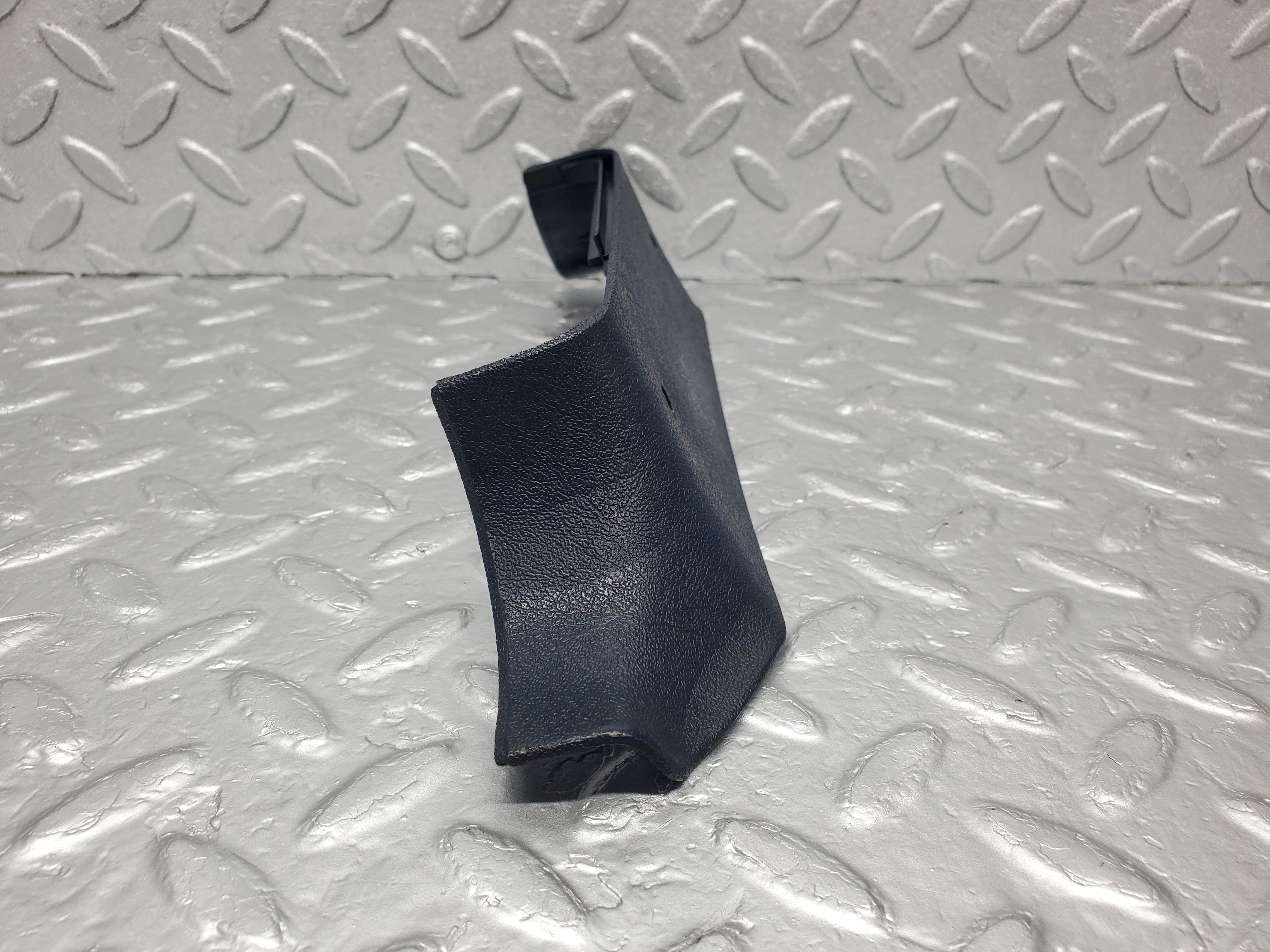 1331 Mercedes-Benz V123 240D B Pillar Bottom Cover Left Blue 1236922122