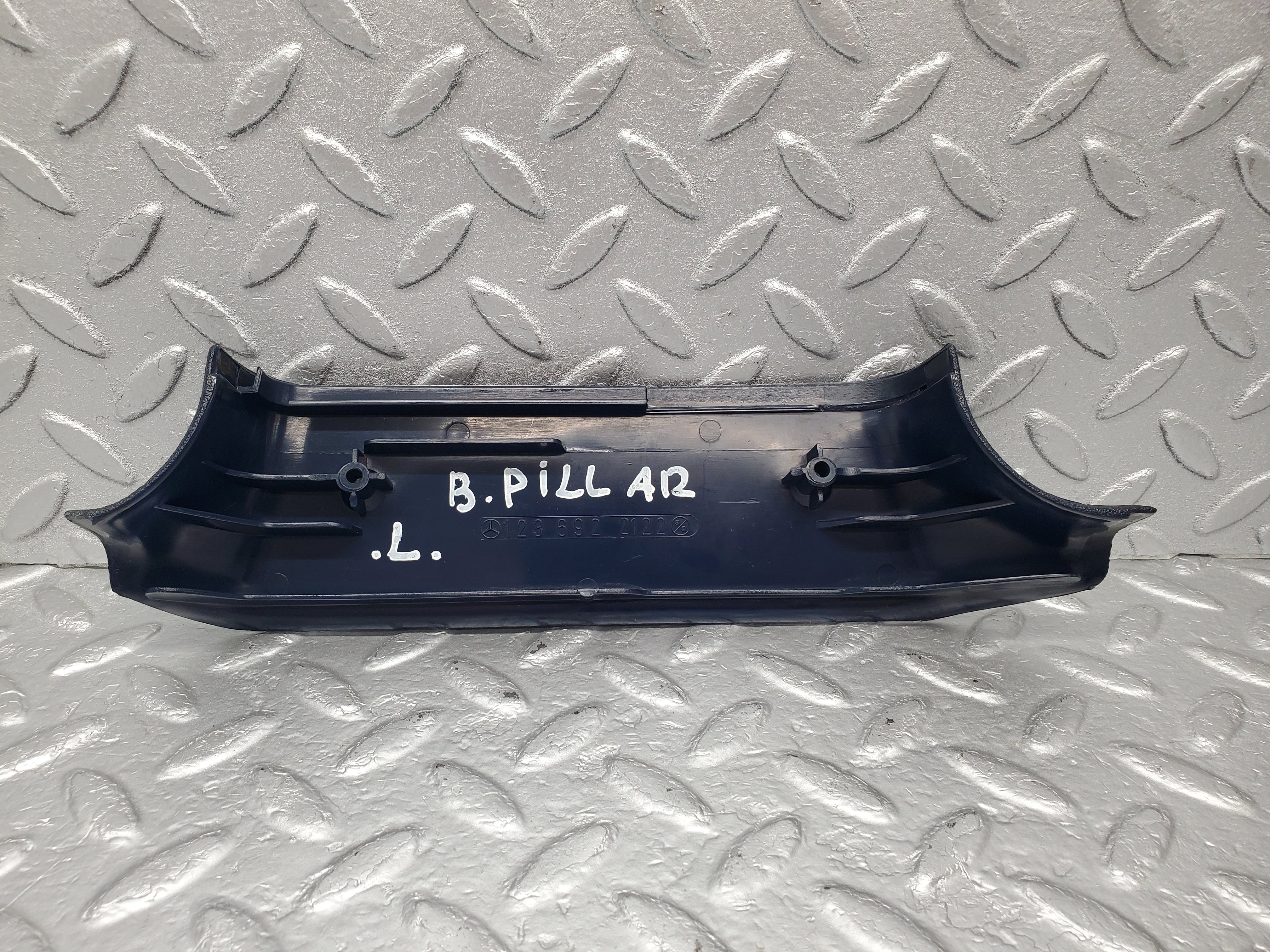 1331 Mercedes-Benz V123 240D B Pillar Bottom Cover Left Blue 1236922122