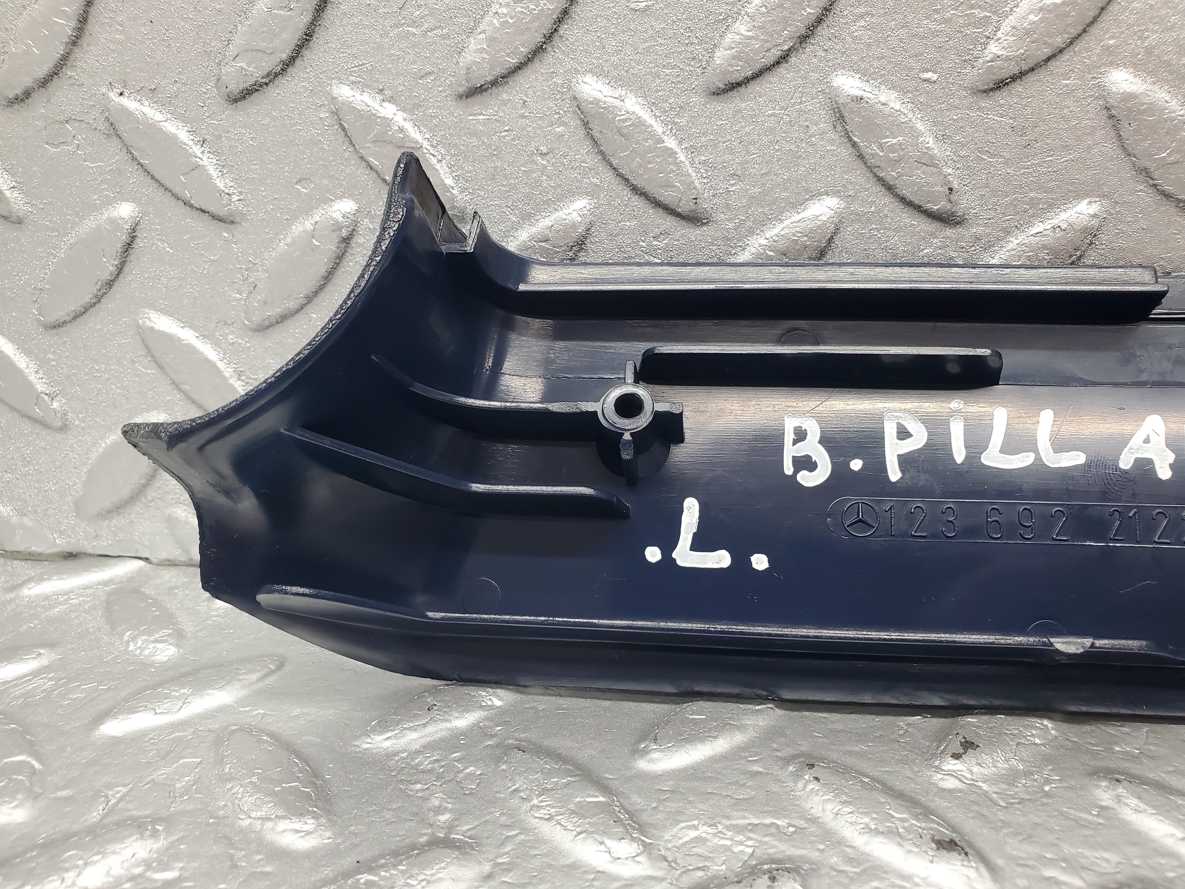1331 Mercedes-Benz V123 240D B Pillar Bottom Cover Left Blue 1236922122