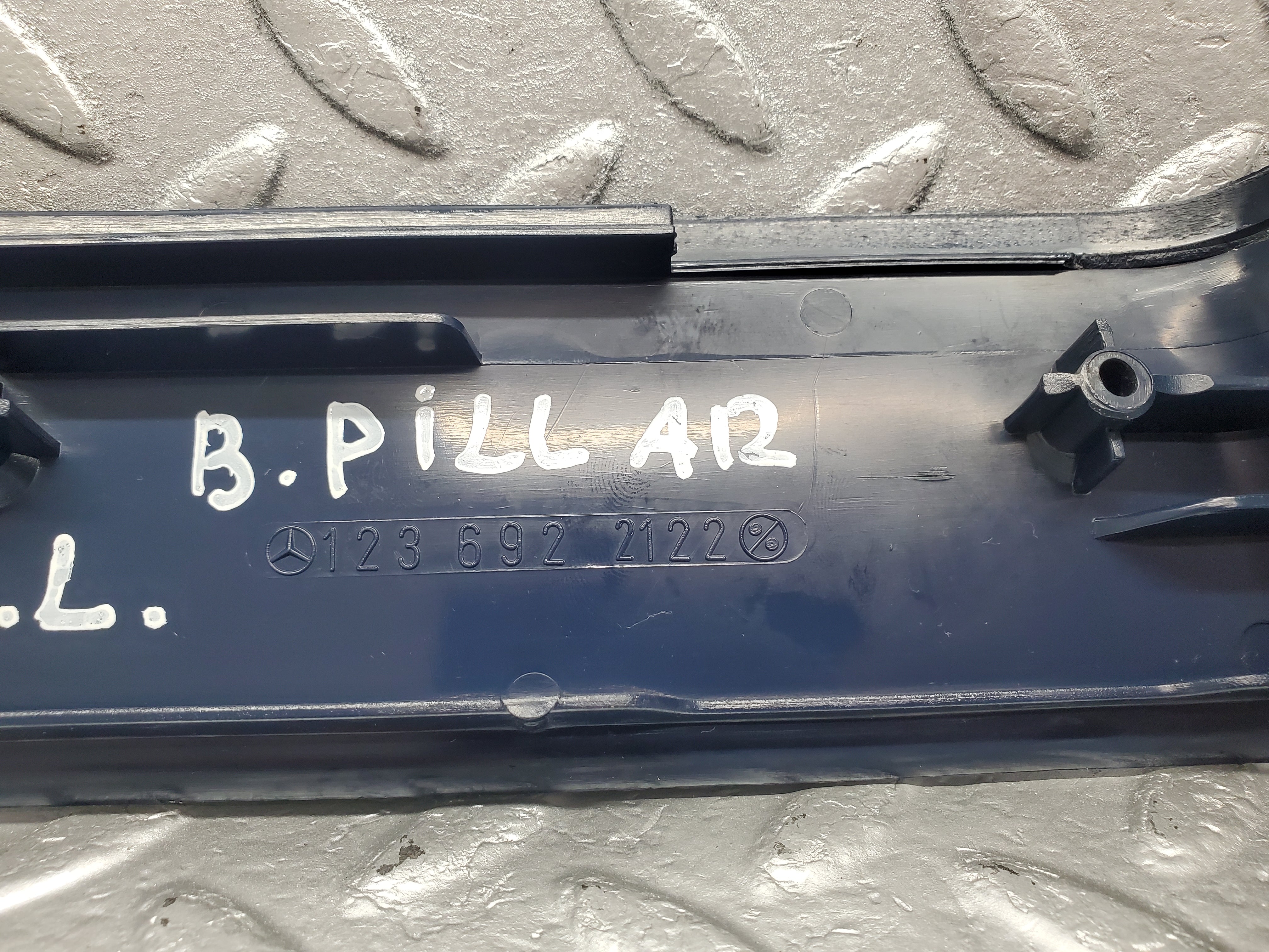 1331 Mercedes-Benz V123 240D B Pillar Bottom Cover Left Blue 1236922122