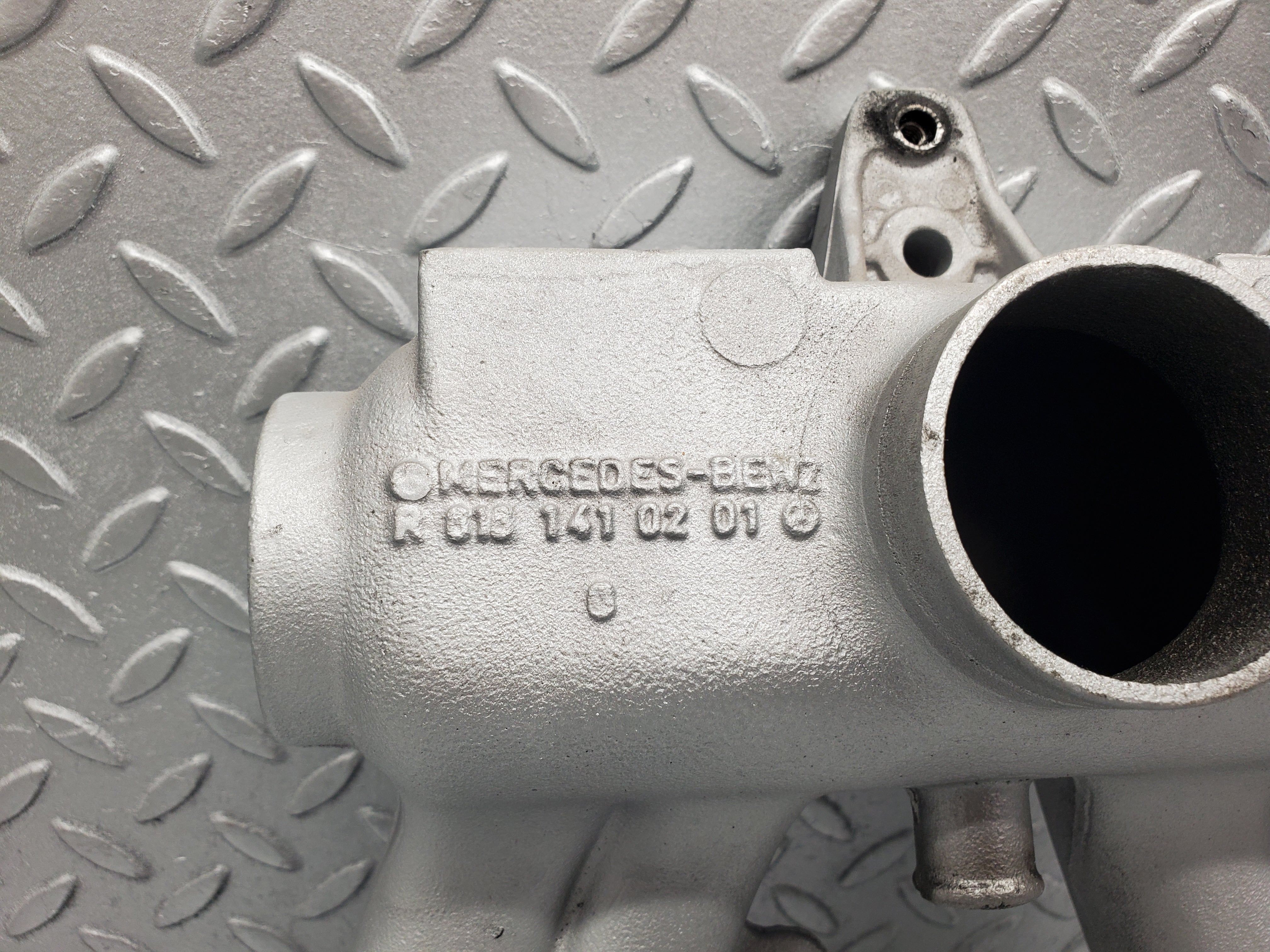 1338 Mercedes-Benz V123 240D Air Intake Manifold 6161410201