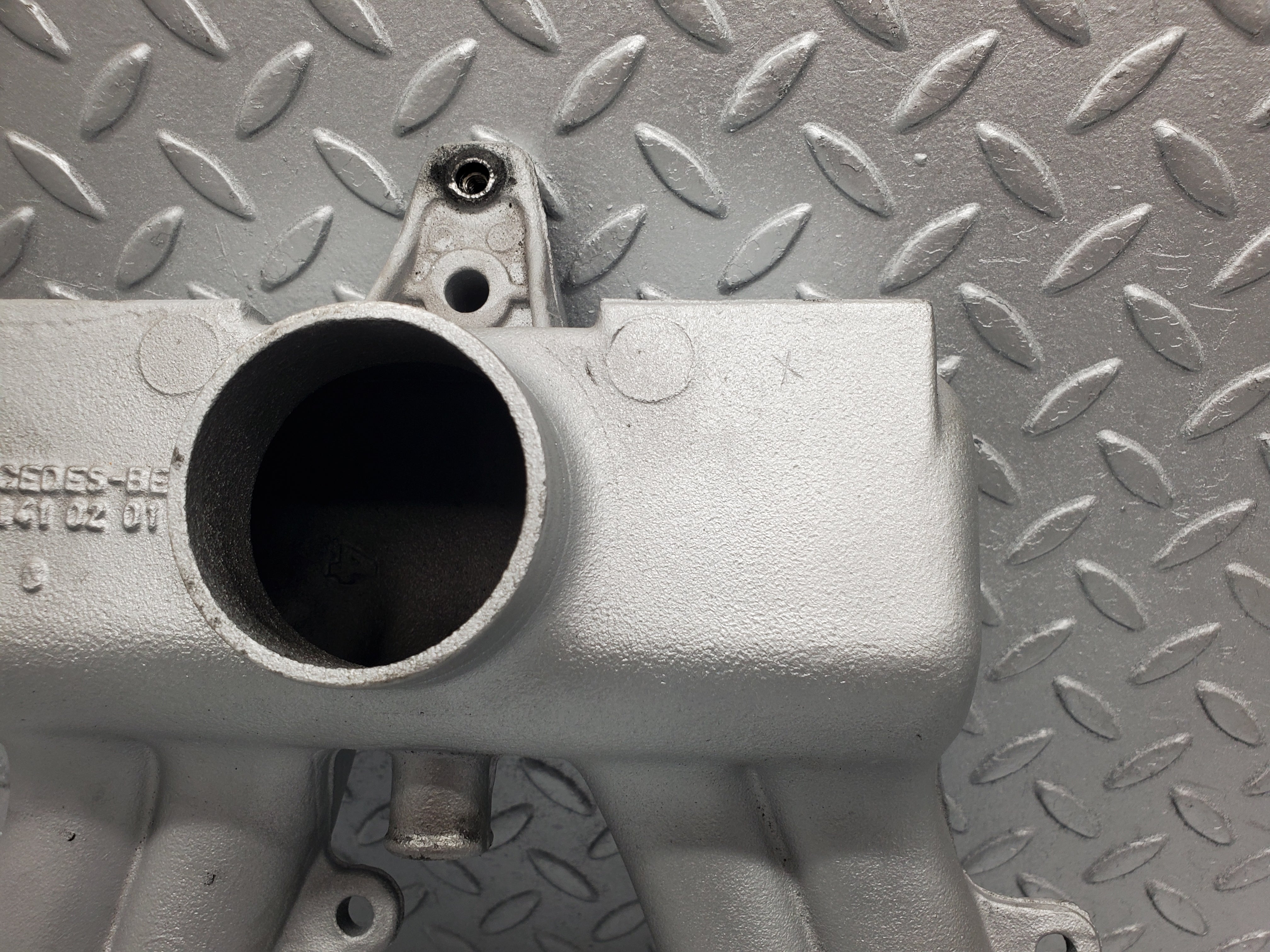 1338 Mercedes-Benz V123 240D Air Intake Manifold 6161410201