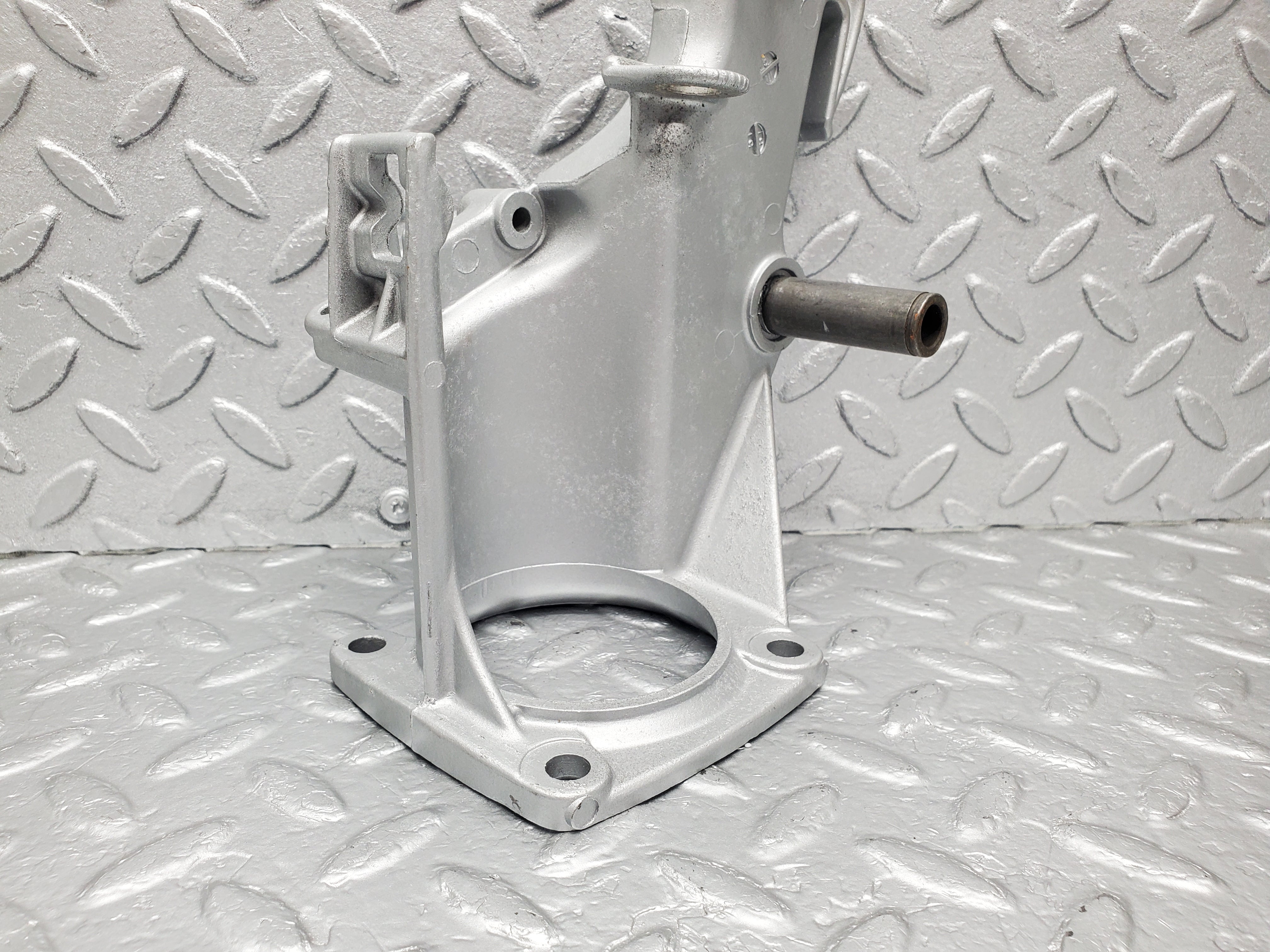 1345 Mercedes-Benz V123 240D LWB Brake Pedal Bracket Support 1232900219