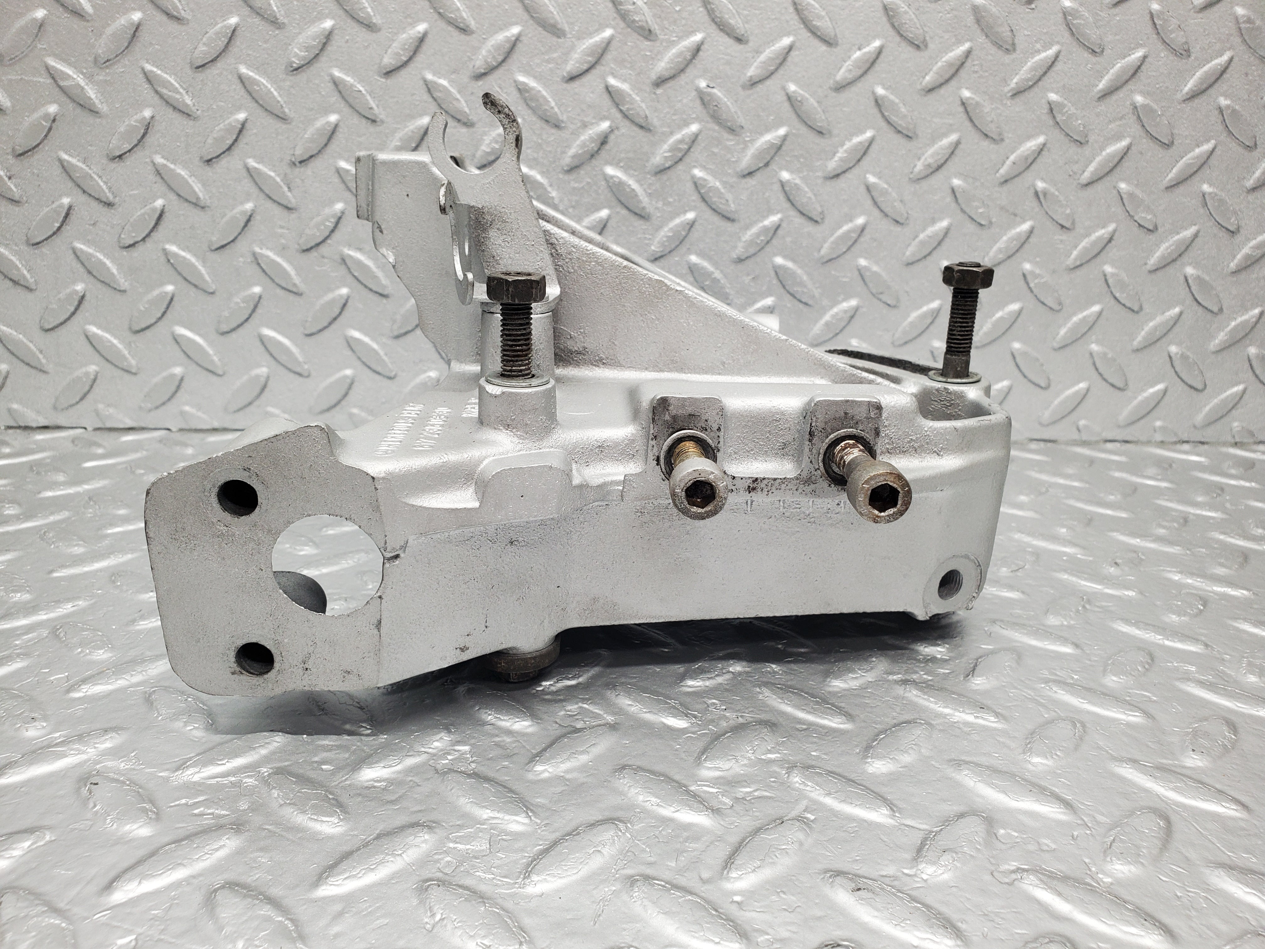 1355 Mercedes-Benz V123 240D Power Steering Pump Bracket 6172360330