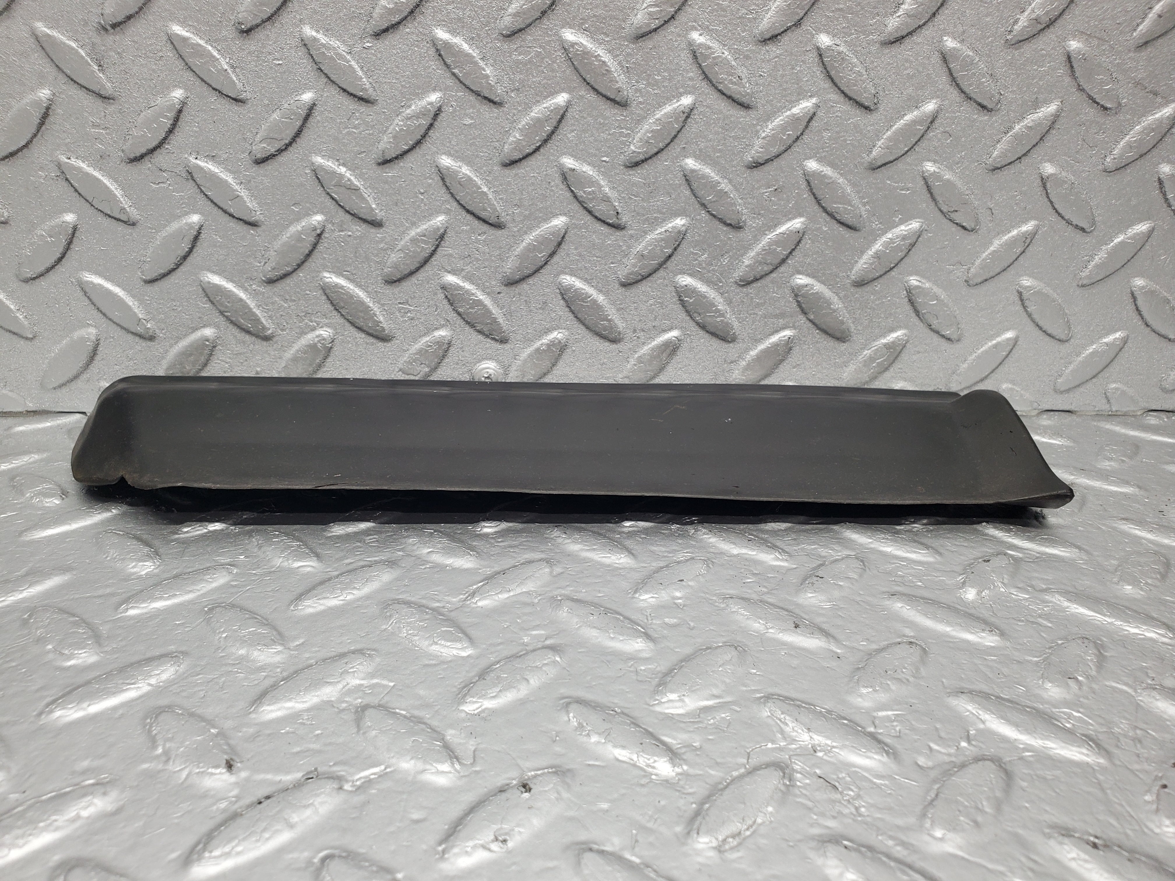 1362 Mercedes-Benz V123 240D Front Left Lower Moulding Trim