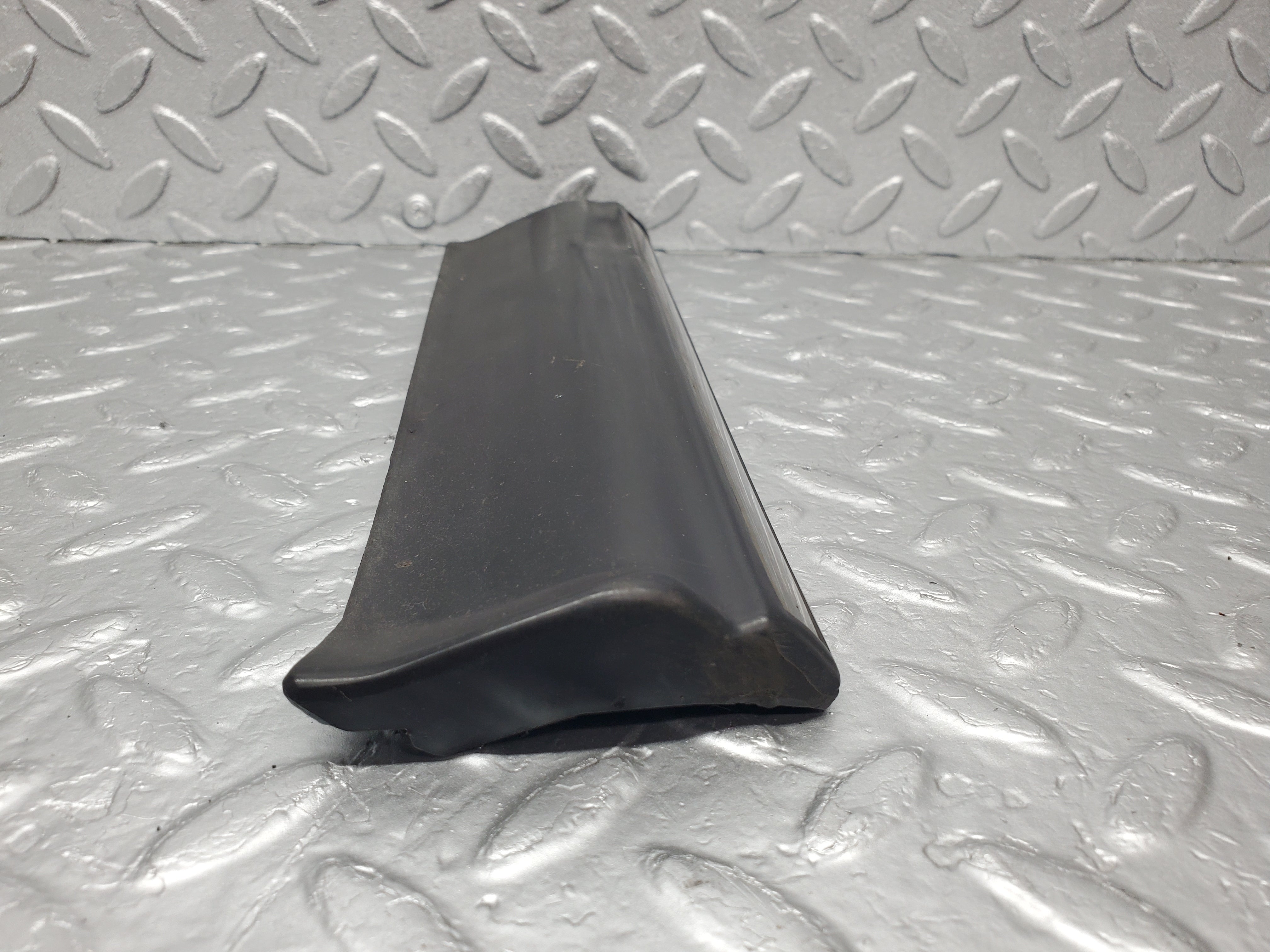 1362 Mercedes-Benz V123 240D Front Left Lower Moulding Trim