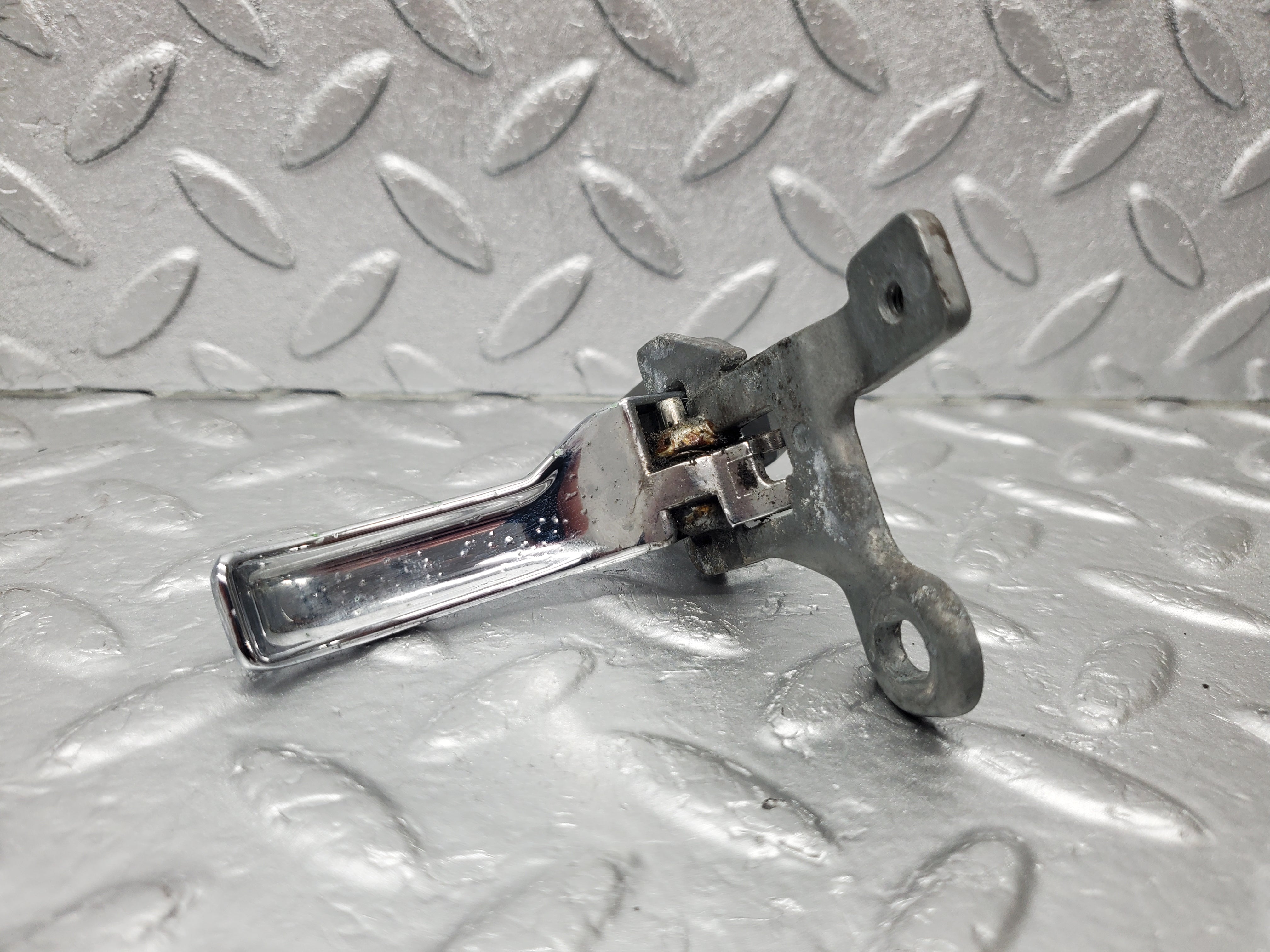 1363 Mercedes-Benz V123 240D Left Interior Door Handle 1237600161