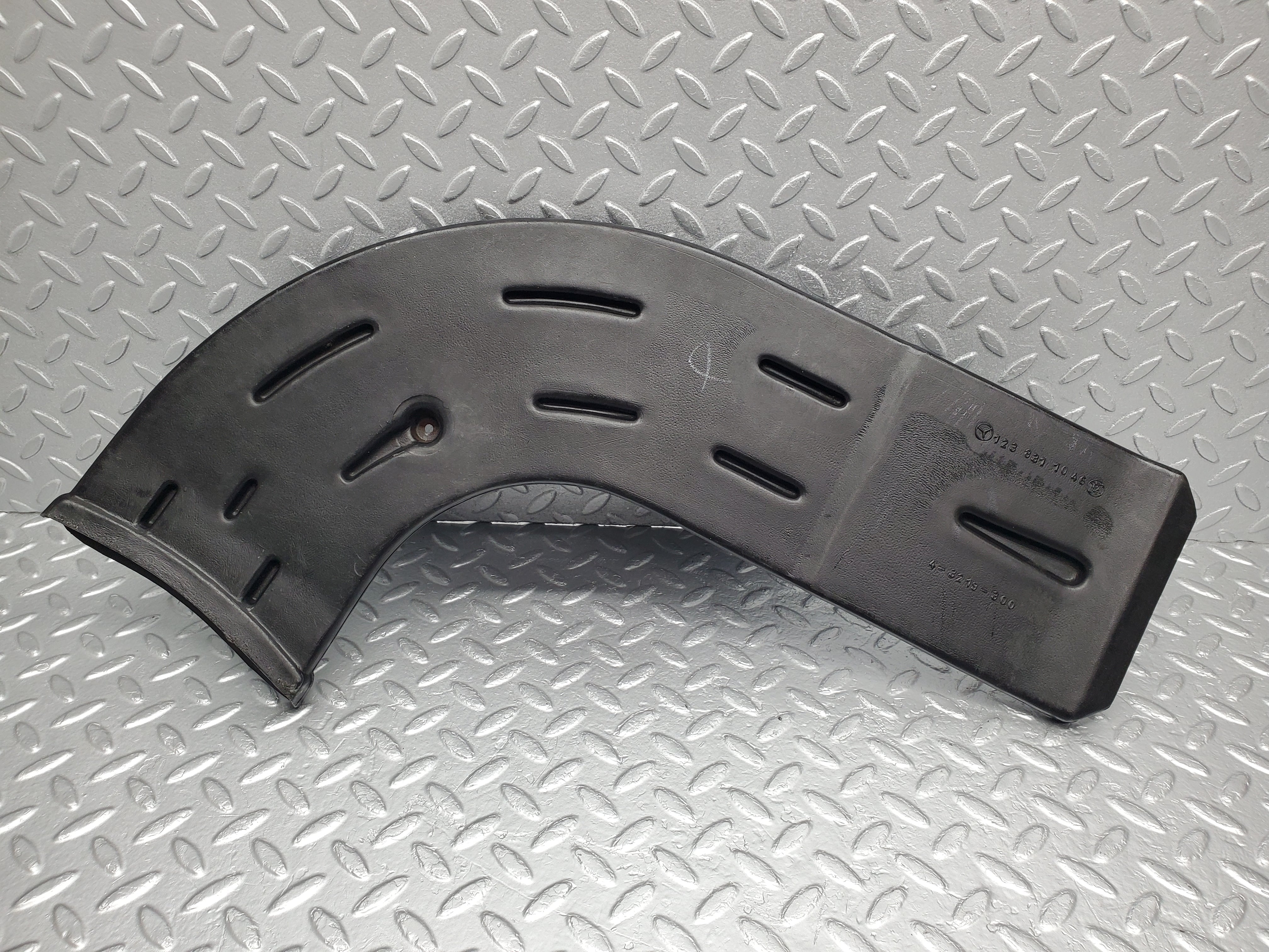 1385 Mercedes-Benz V123 240D Air Duct Heater Ventilation Right 1238311046