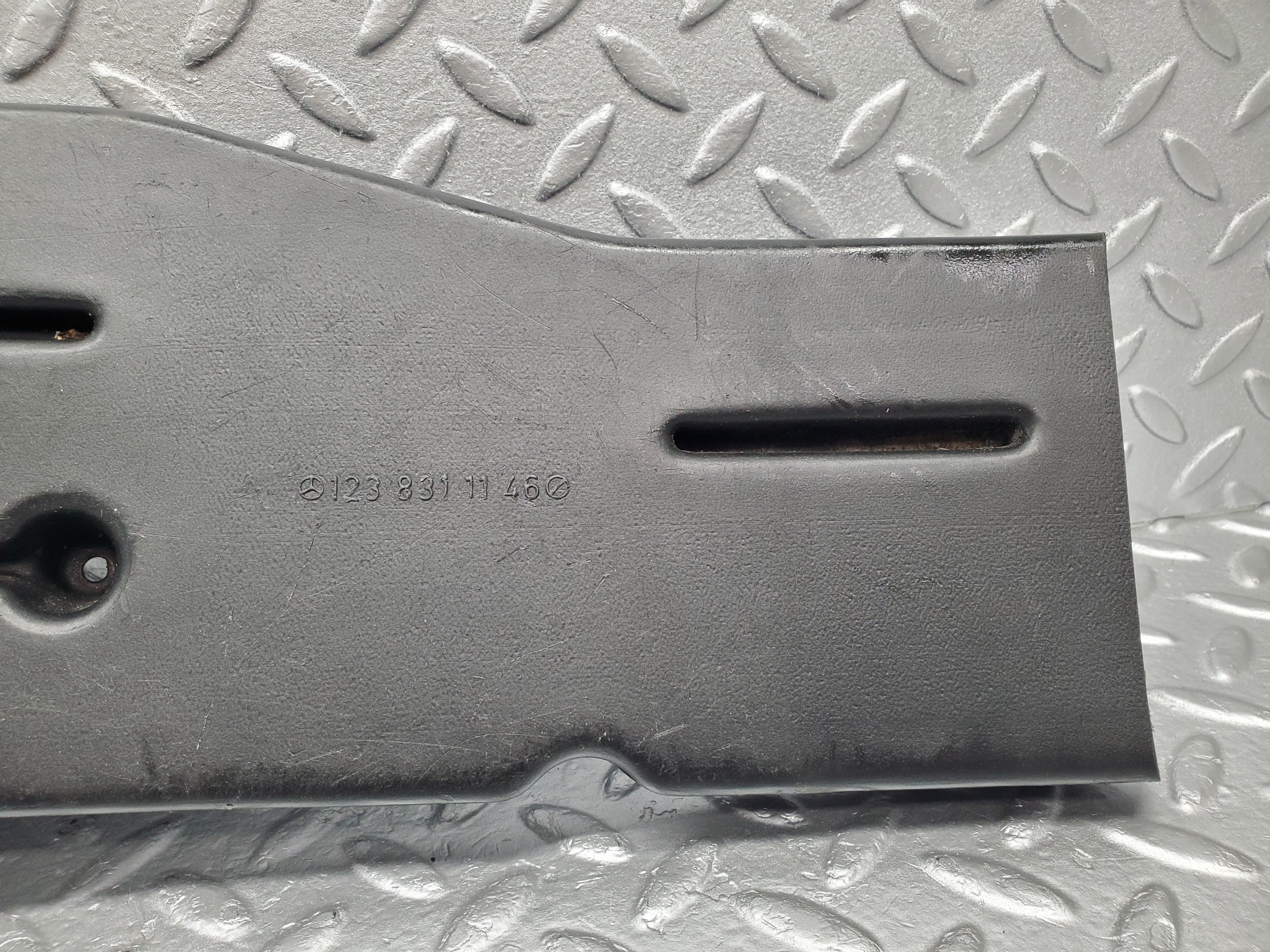 1387 Mercedes-Benz V123 240D LWB Air Duct Heater Ventilation Right 1238311246