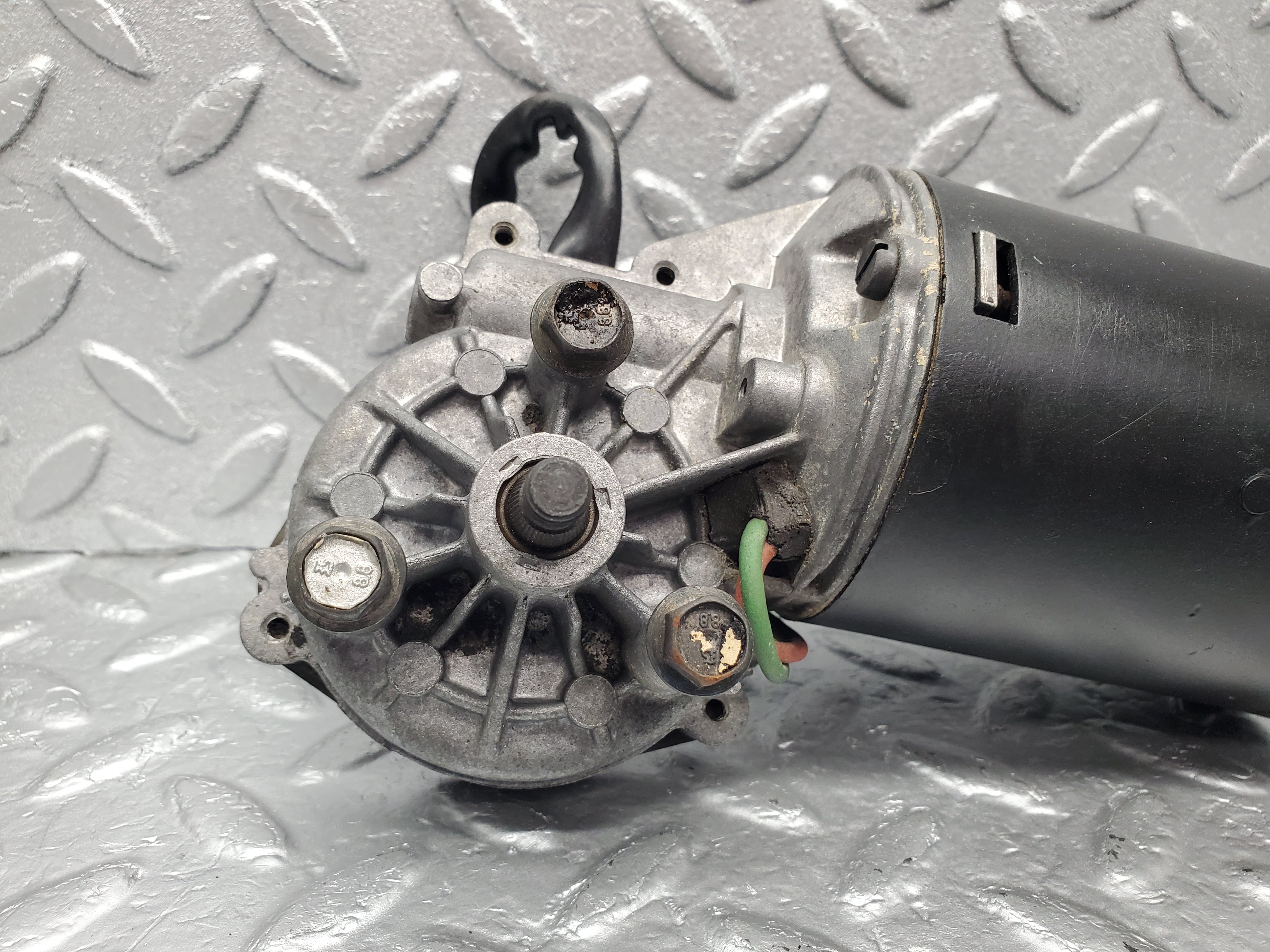 1389 Mercedes-Benz V123 240D Wiper Motor Bosch