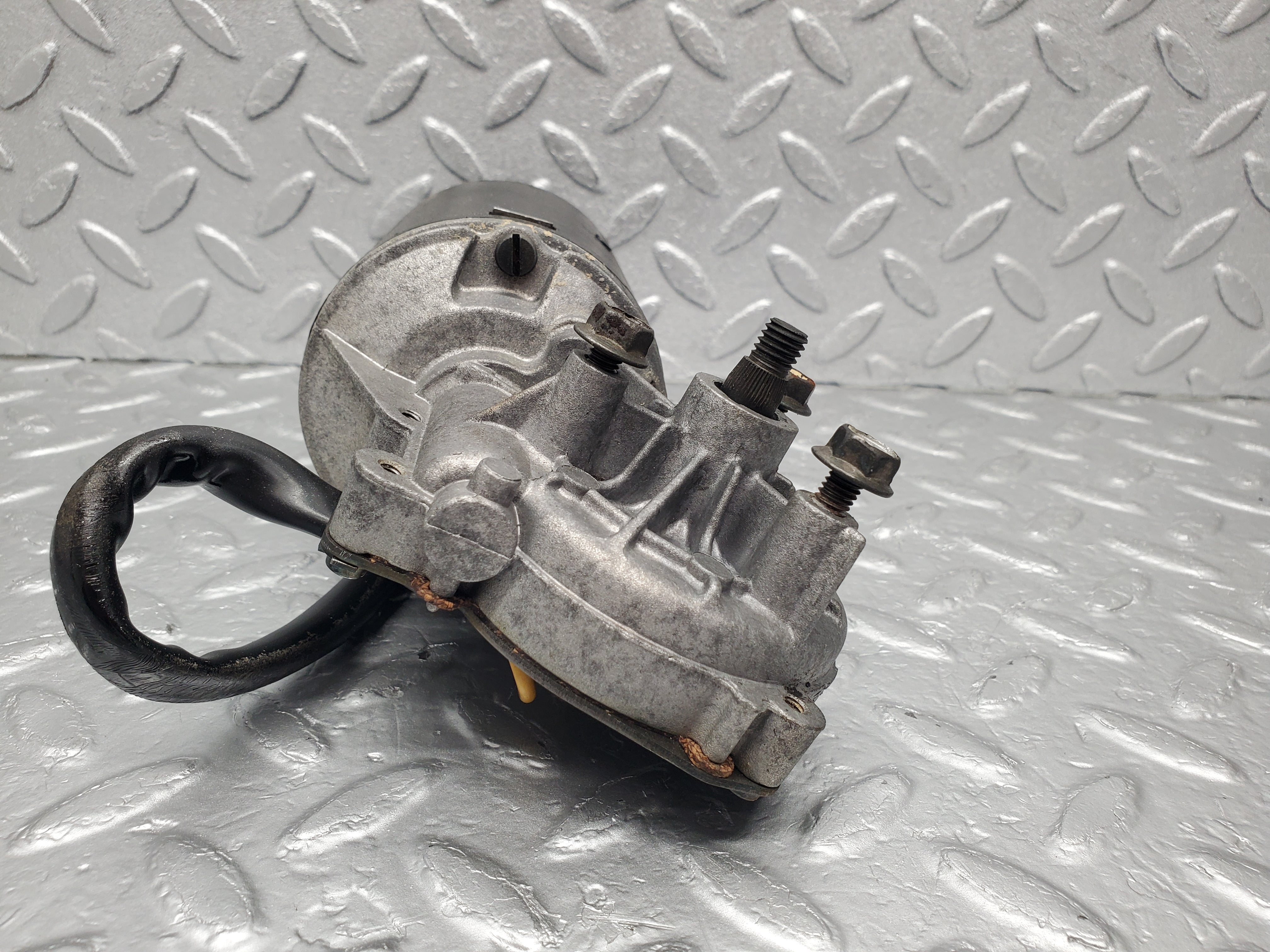 1389 Mercedes-Benz V123 240D Wiper Motor Bosch