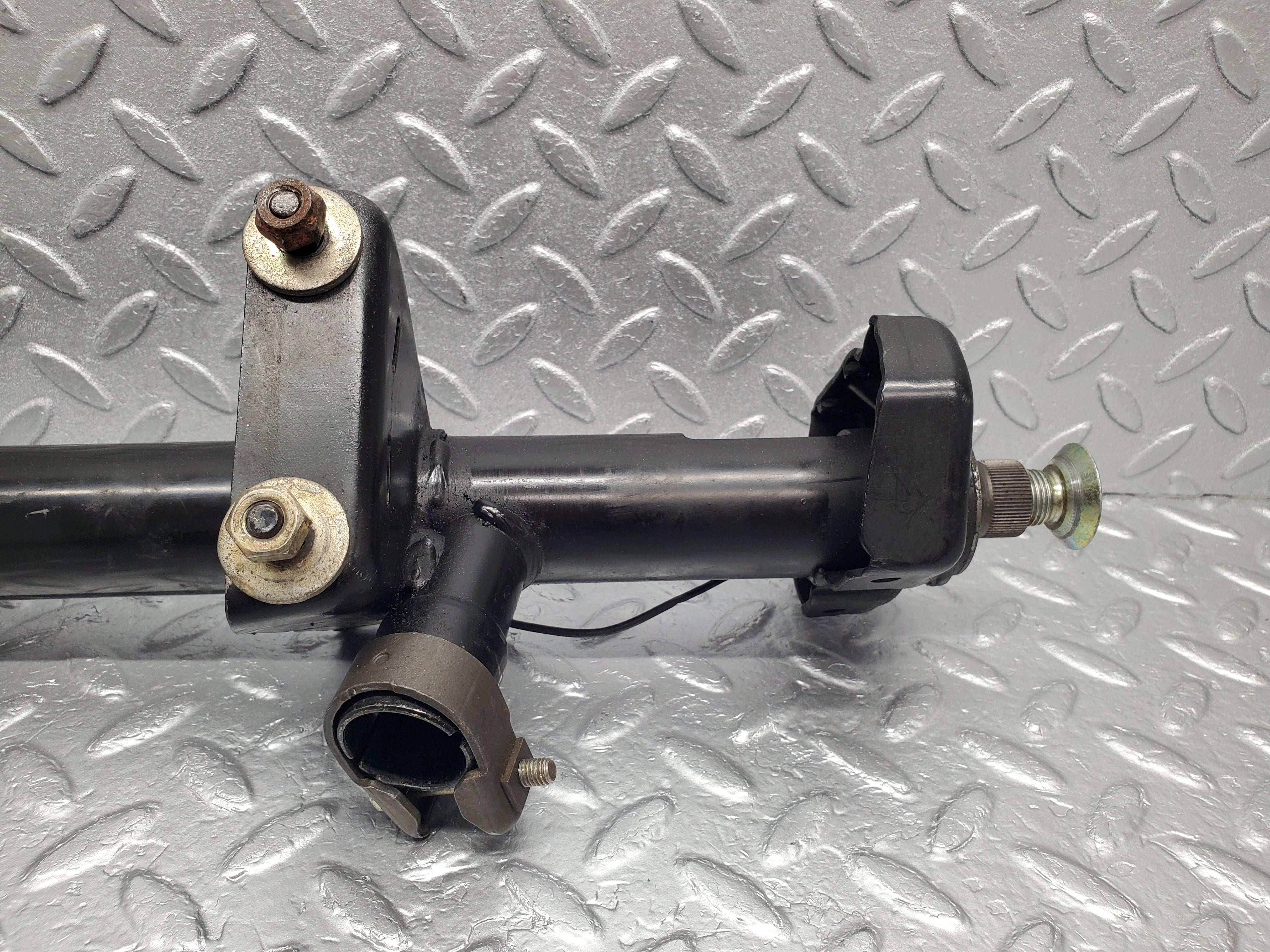 1341 Mercedes-Benz V123 240D Steering Column