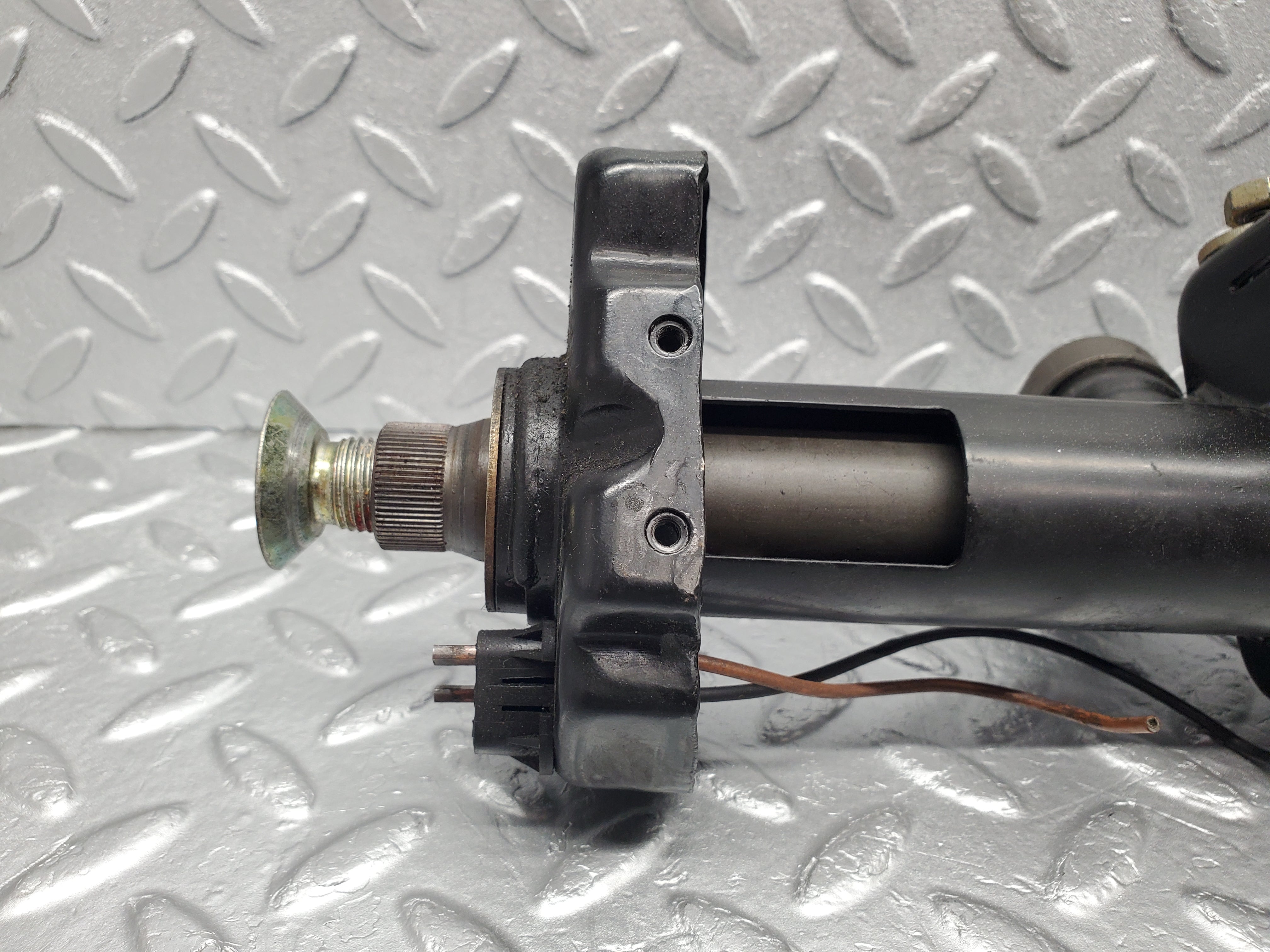 1341 Mercedes-Benz V123 240D Steering Column