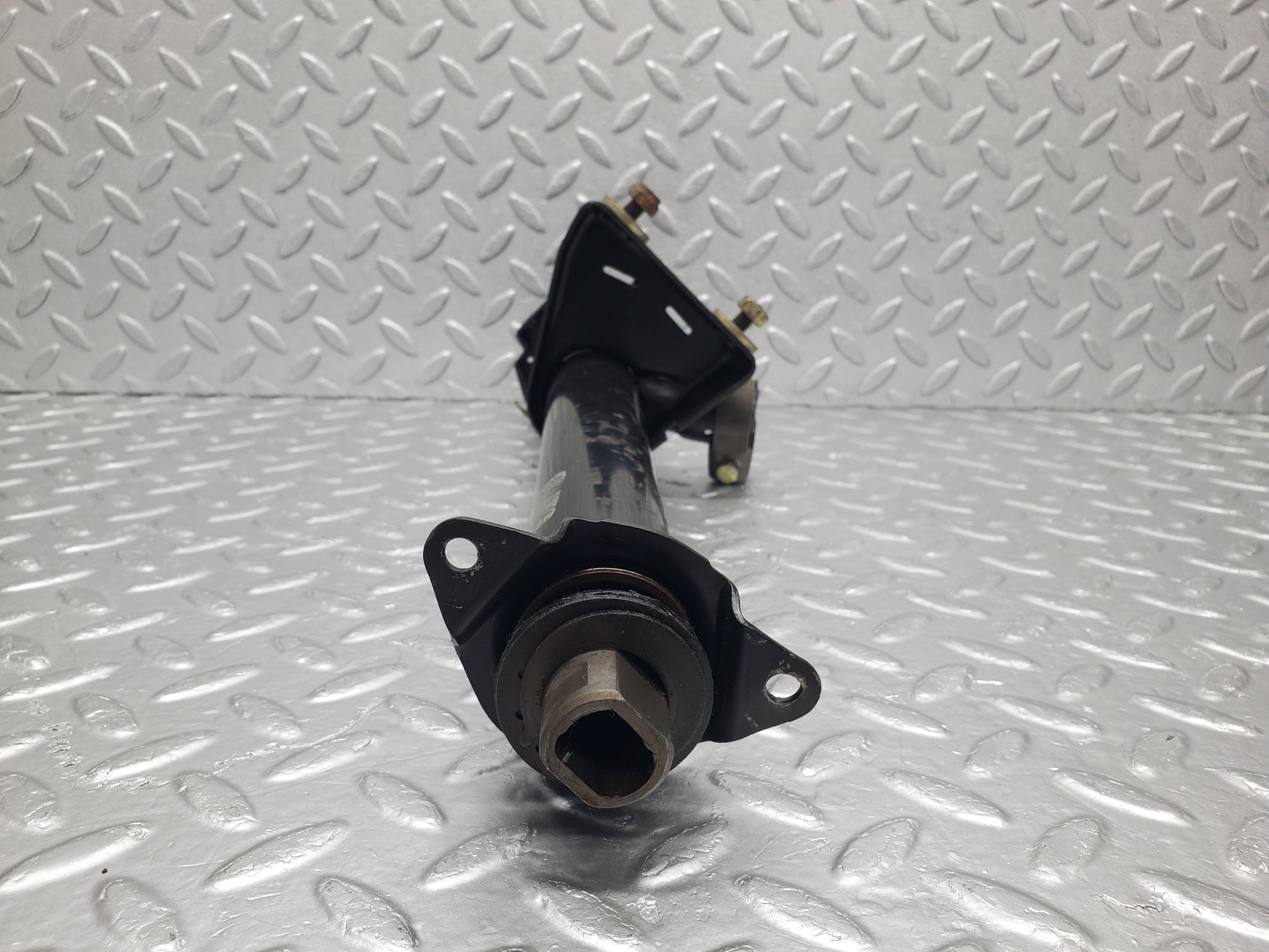 1341 Mercedes-Benz V123 240D Steering Column