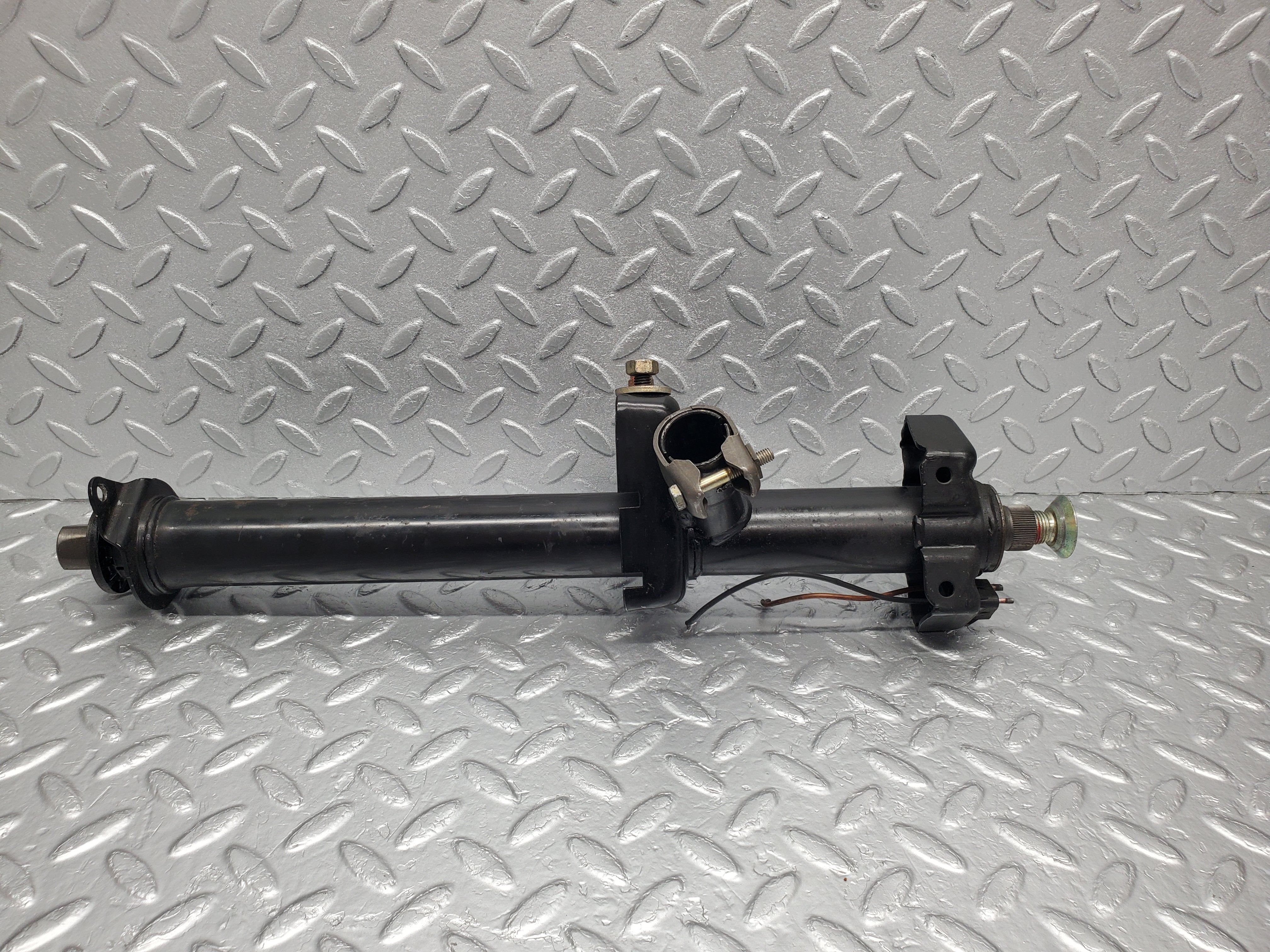 1341 Mercedes-Benz V123 240D Steering Column