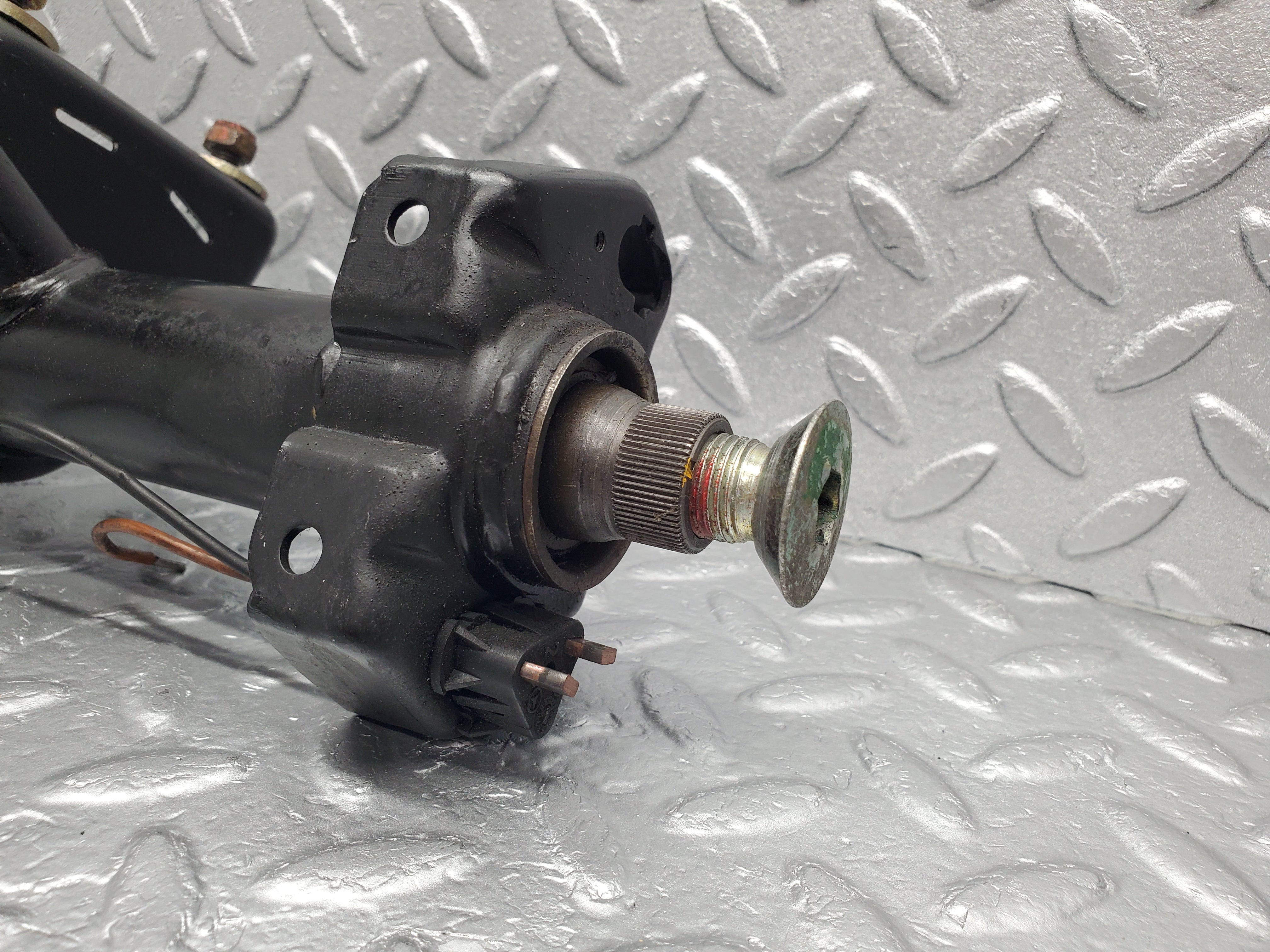 1341 Mercedes-Benz V123 240D Steering Column