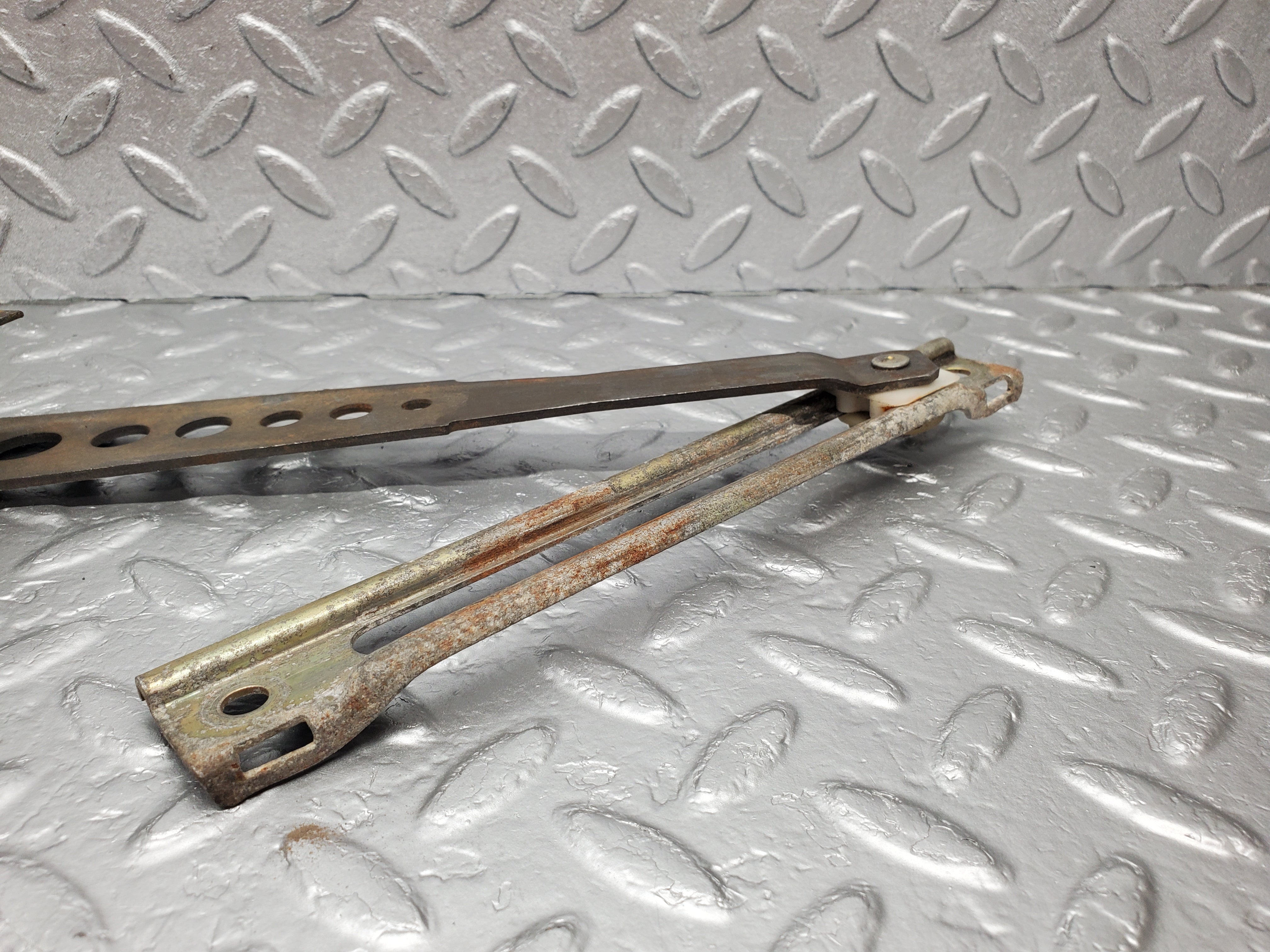 1398 Mercedes-Benz V123 240D Rear Left Manual Window Regulator 1237301746