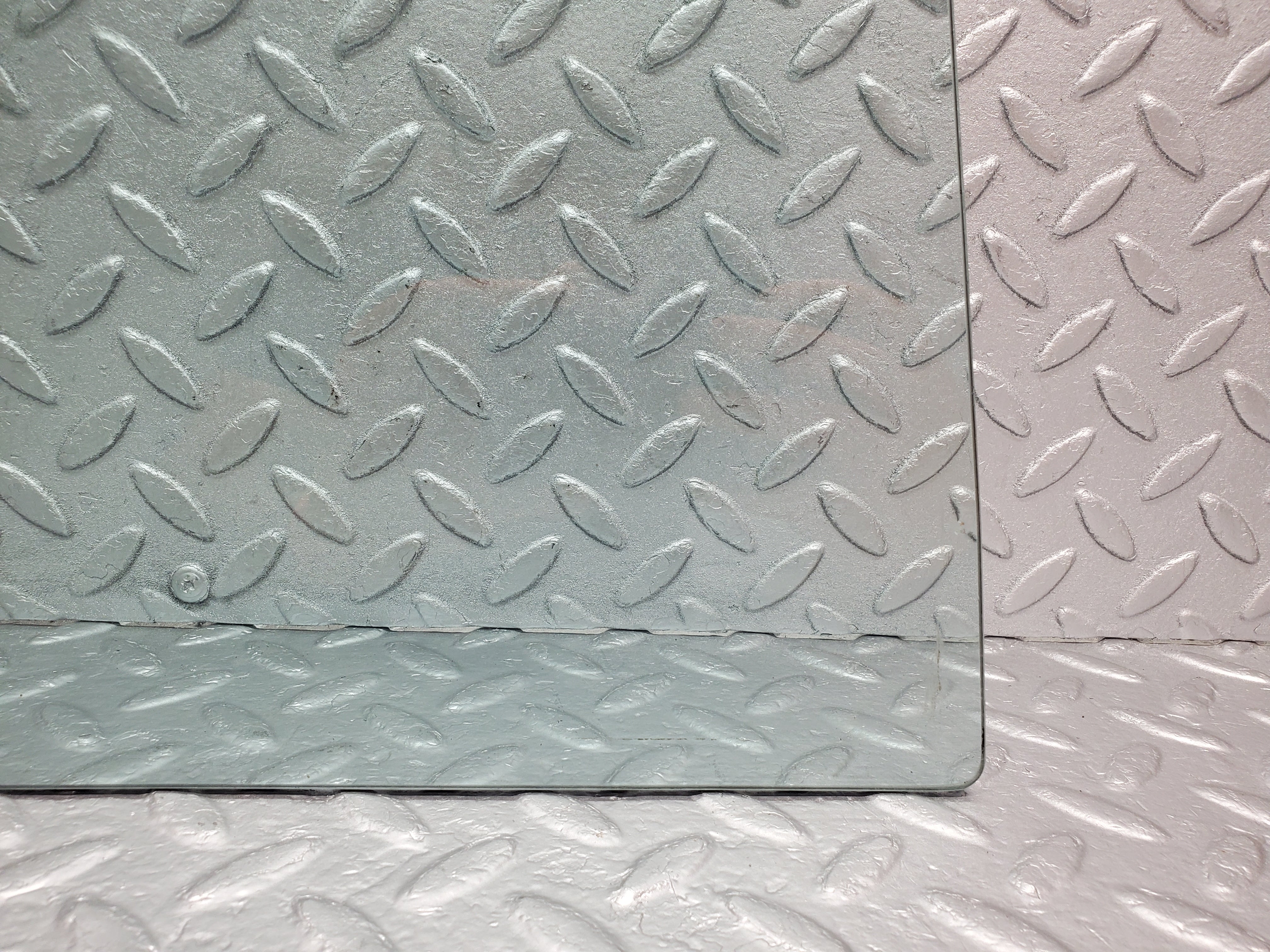 1403 Mercedes-Benz V123 240D LWB Rear Right Door Window Glass