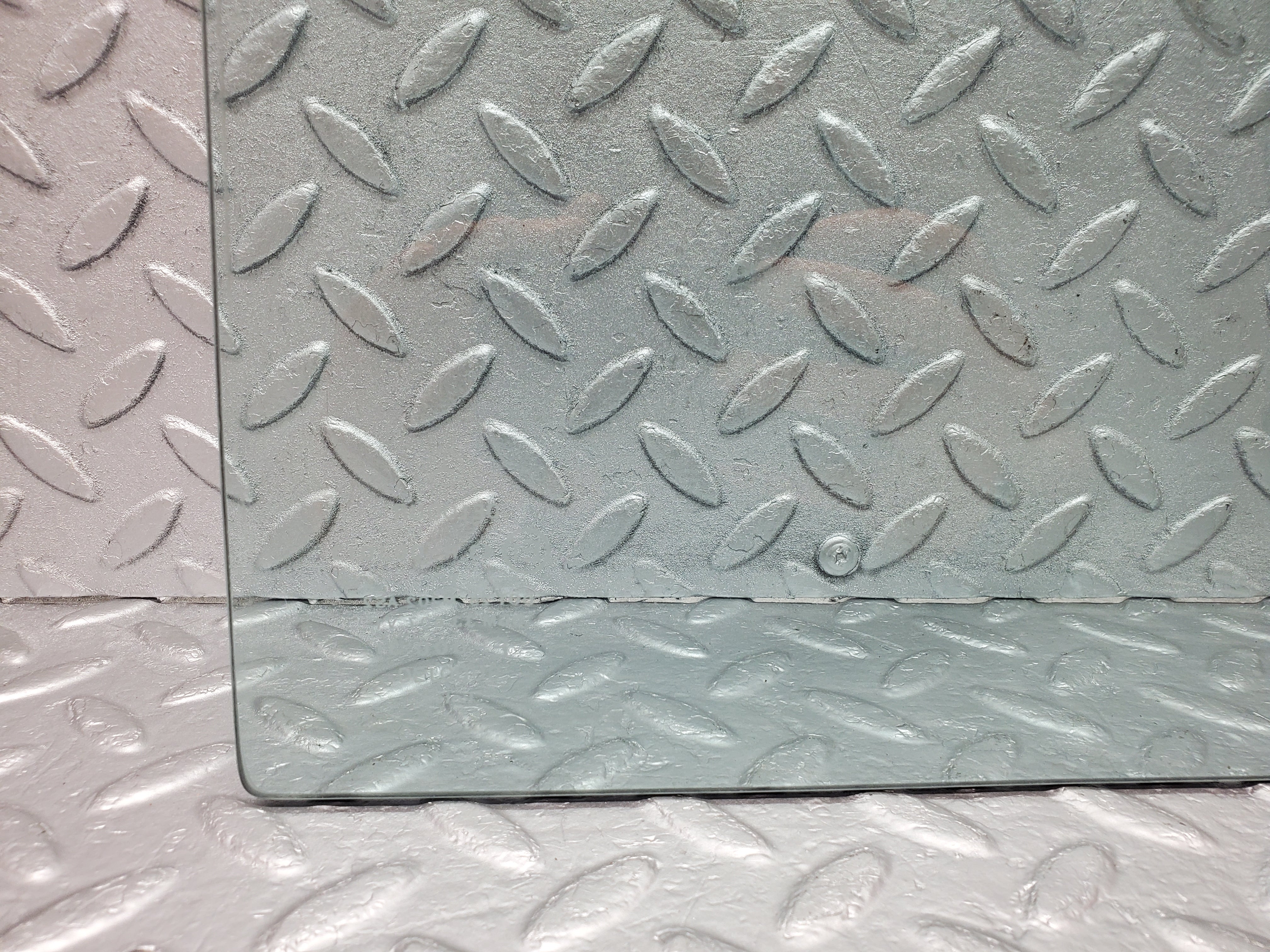 1403 Mercedes-Benz V123 240D LWB Rear Right Door Window Glass