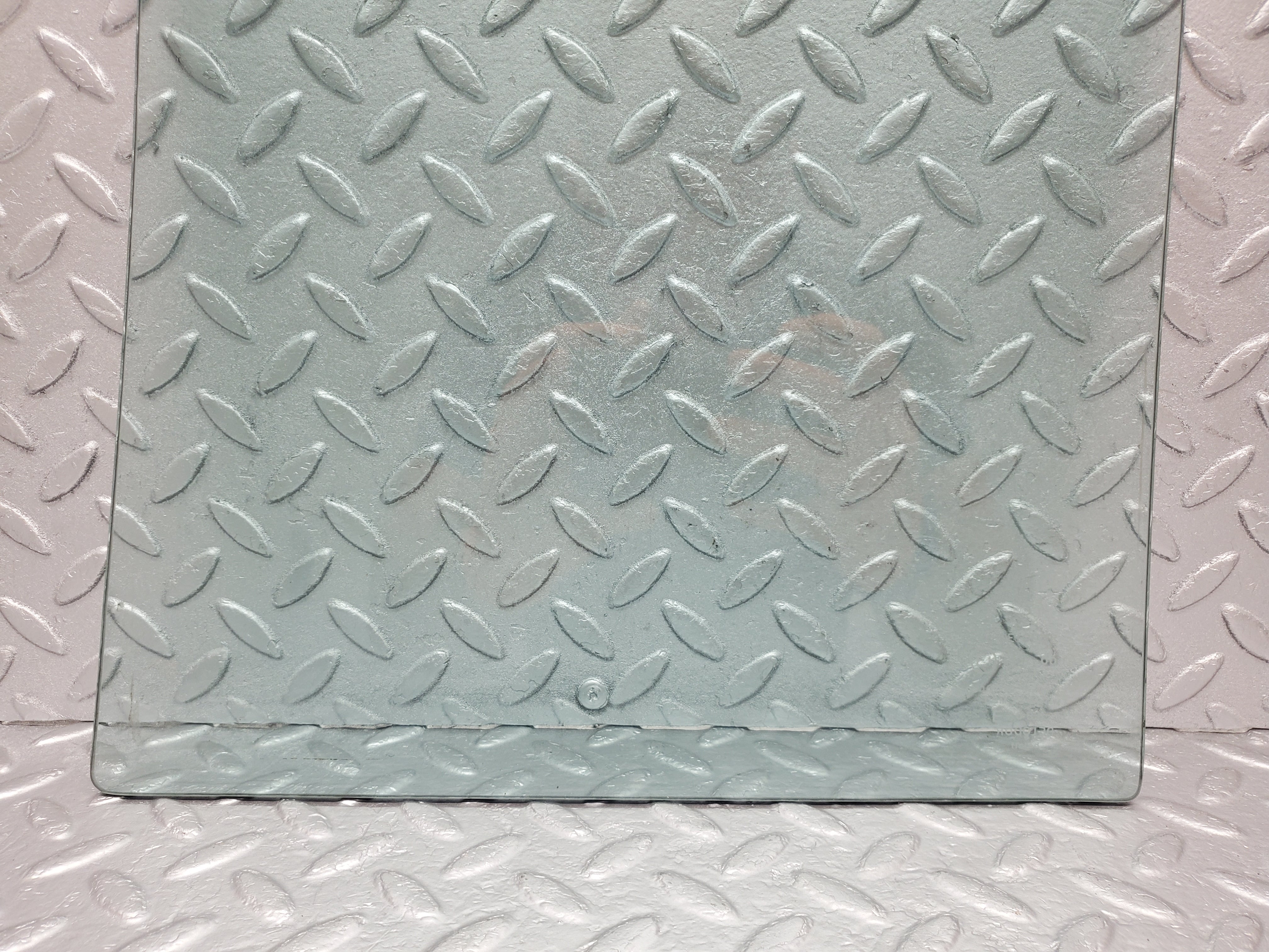 1403 Mercedes-Benz V123 240D LWB Rear Right Door Window Glass