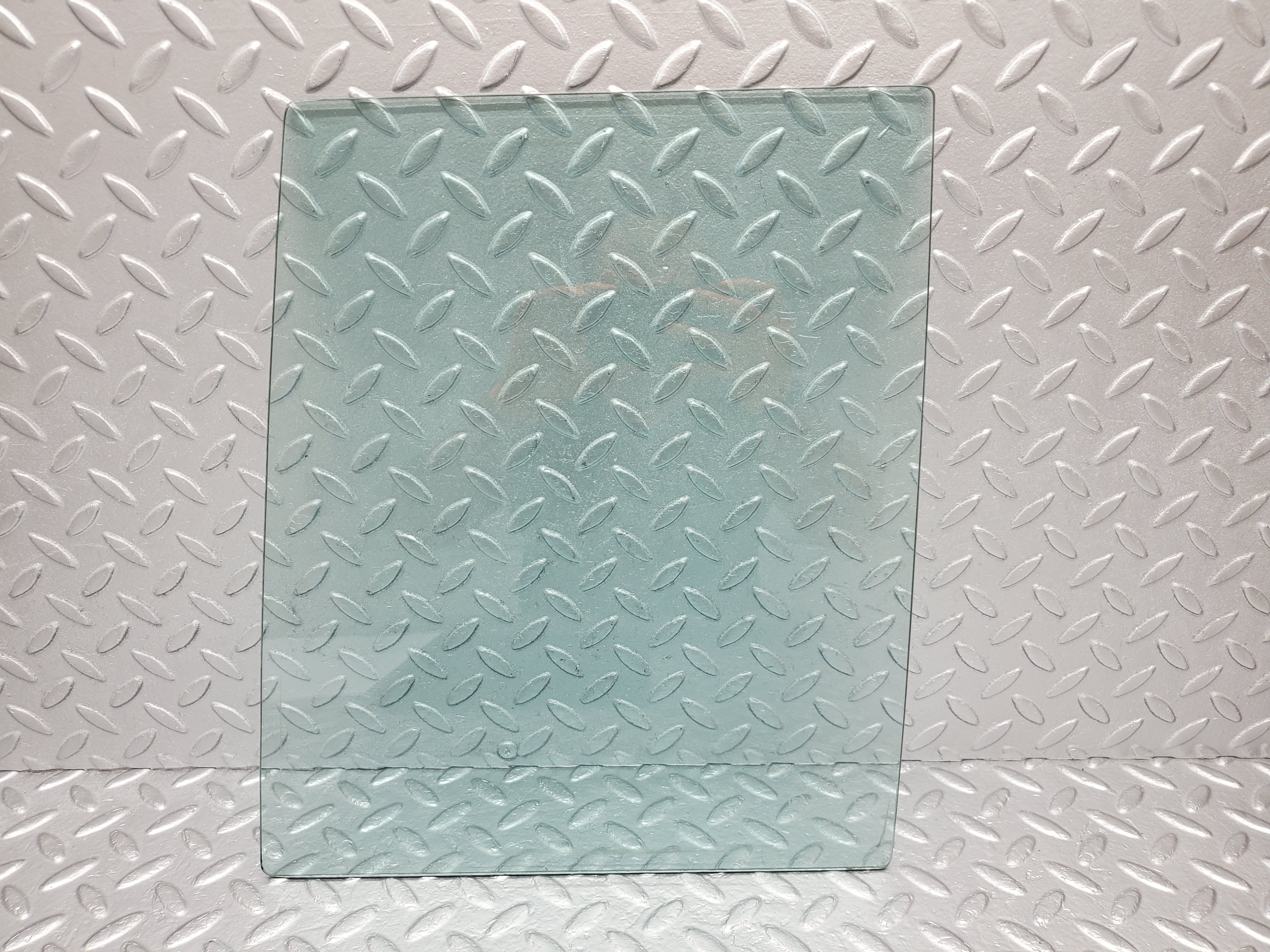 1404 Mercedes-Benz V123 240D LWB Rear Left Door Window Glass