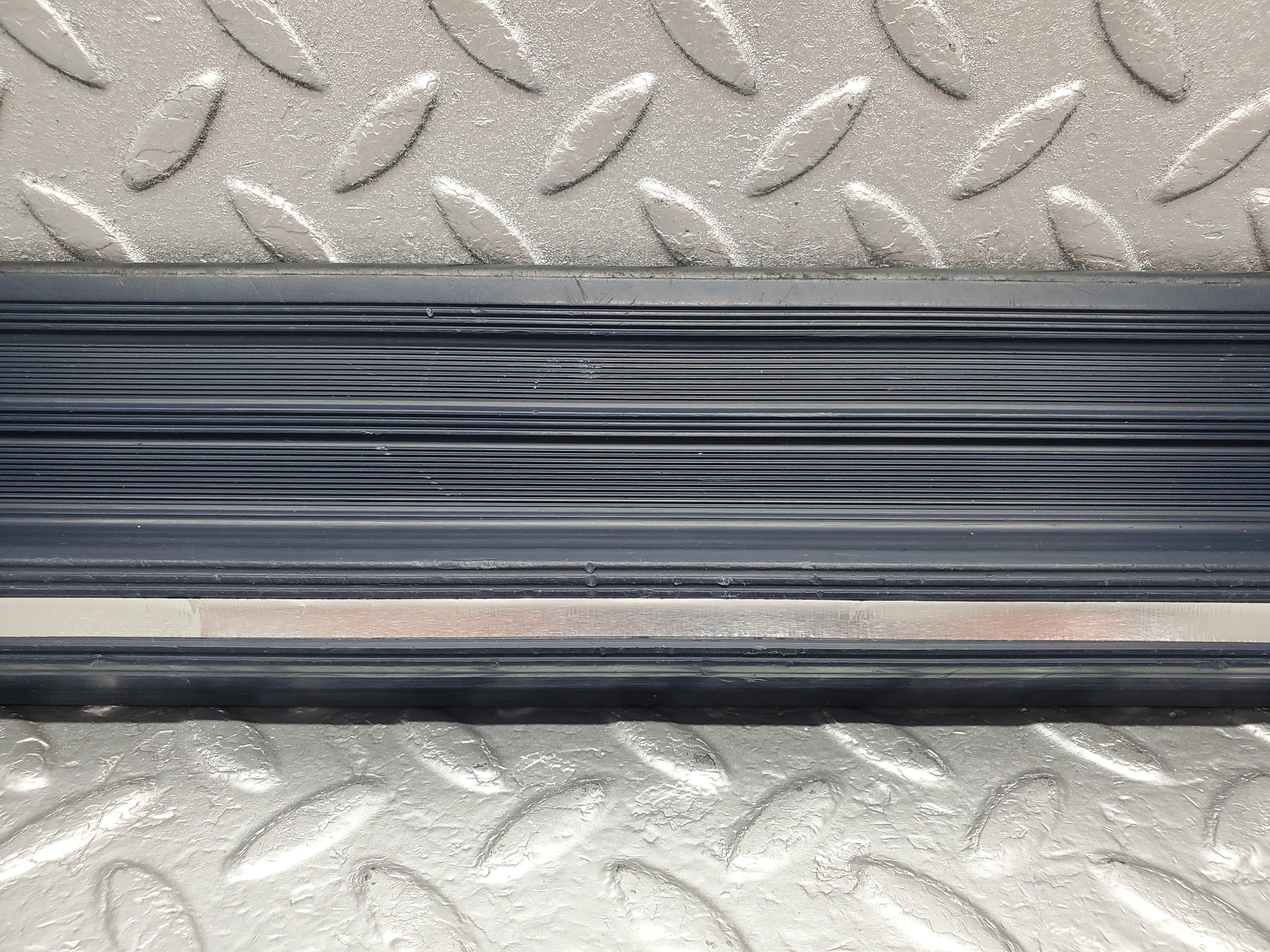 1402 Mercedes-Benz V123 240D LWB Rear Door Sill Trim Blue