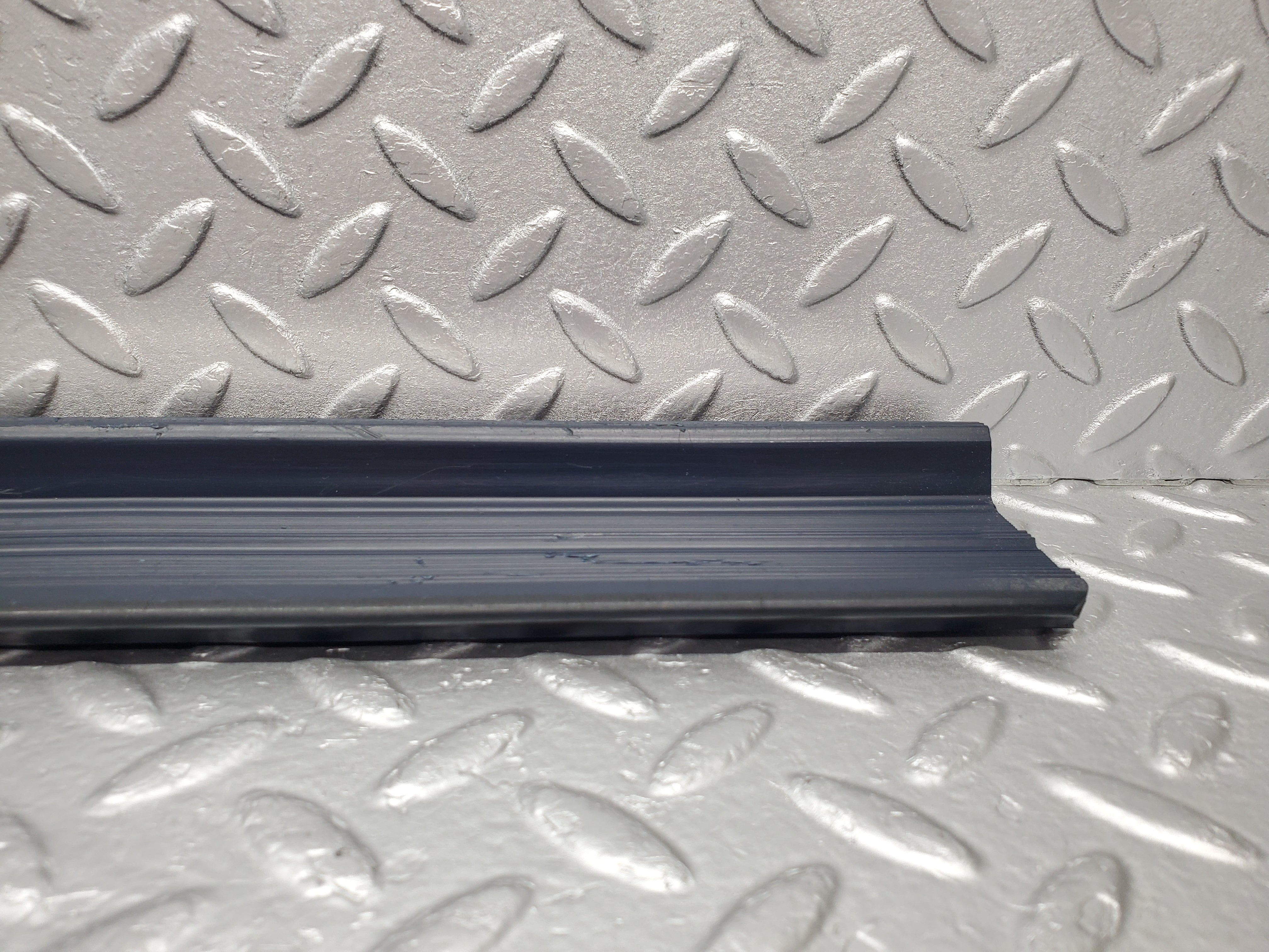 1402 Mercedes-Benz V123 240D LWB Rear Door Sill Trim Blue