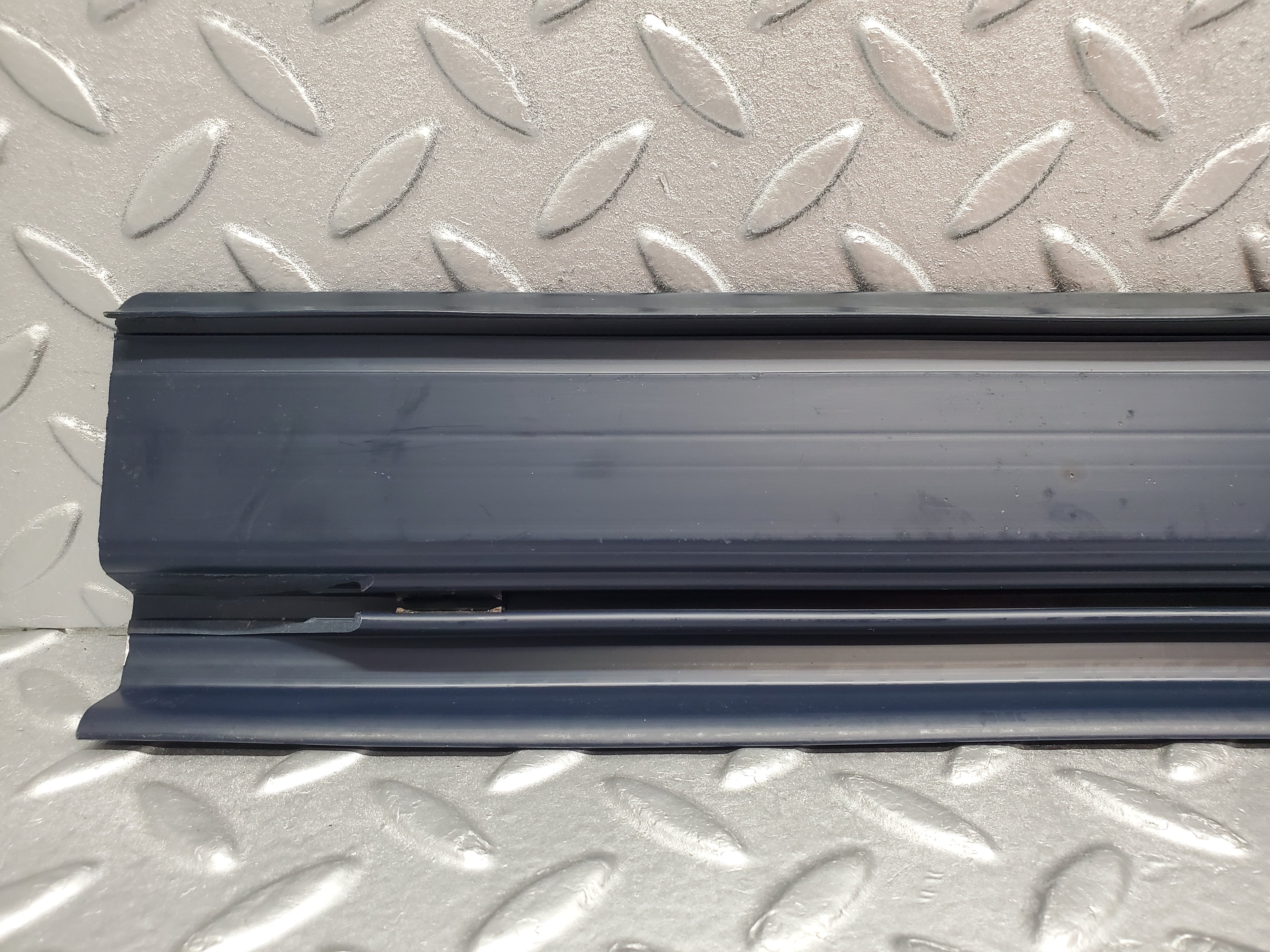 1402 Mercedes-Benz V123 240D LWB Rear Door Sill Trim Blue
