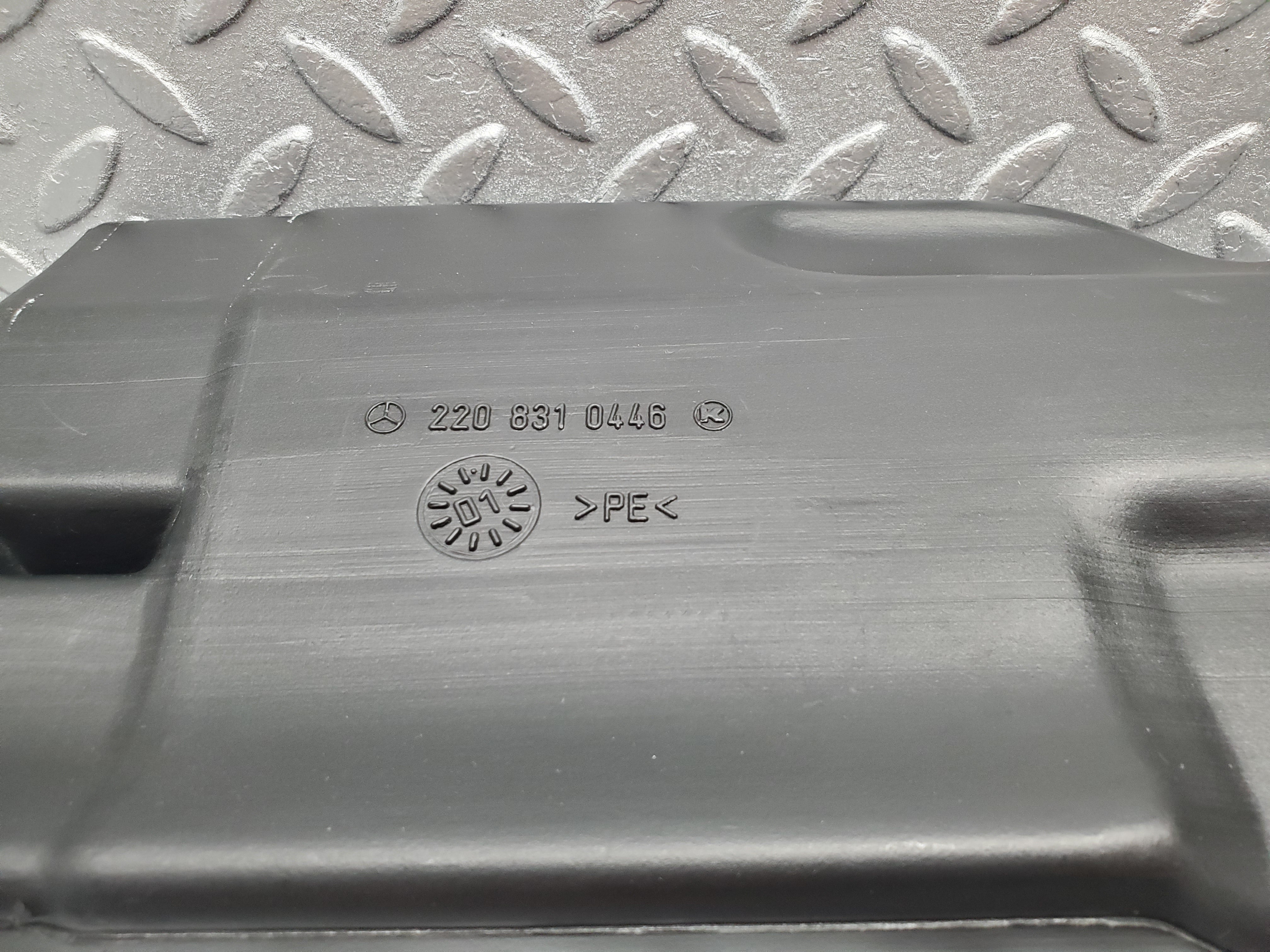 1487 Mercedes-Benz W220 S430 Air Duct Pipe 2208310446