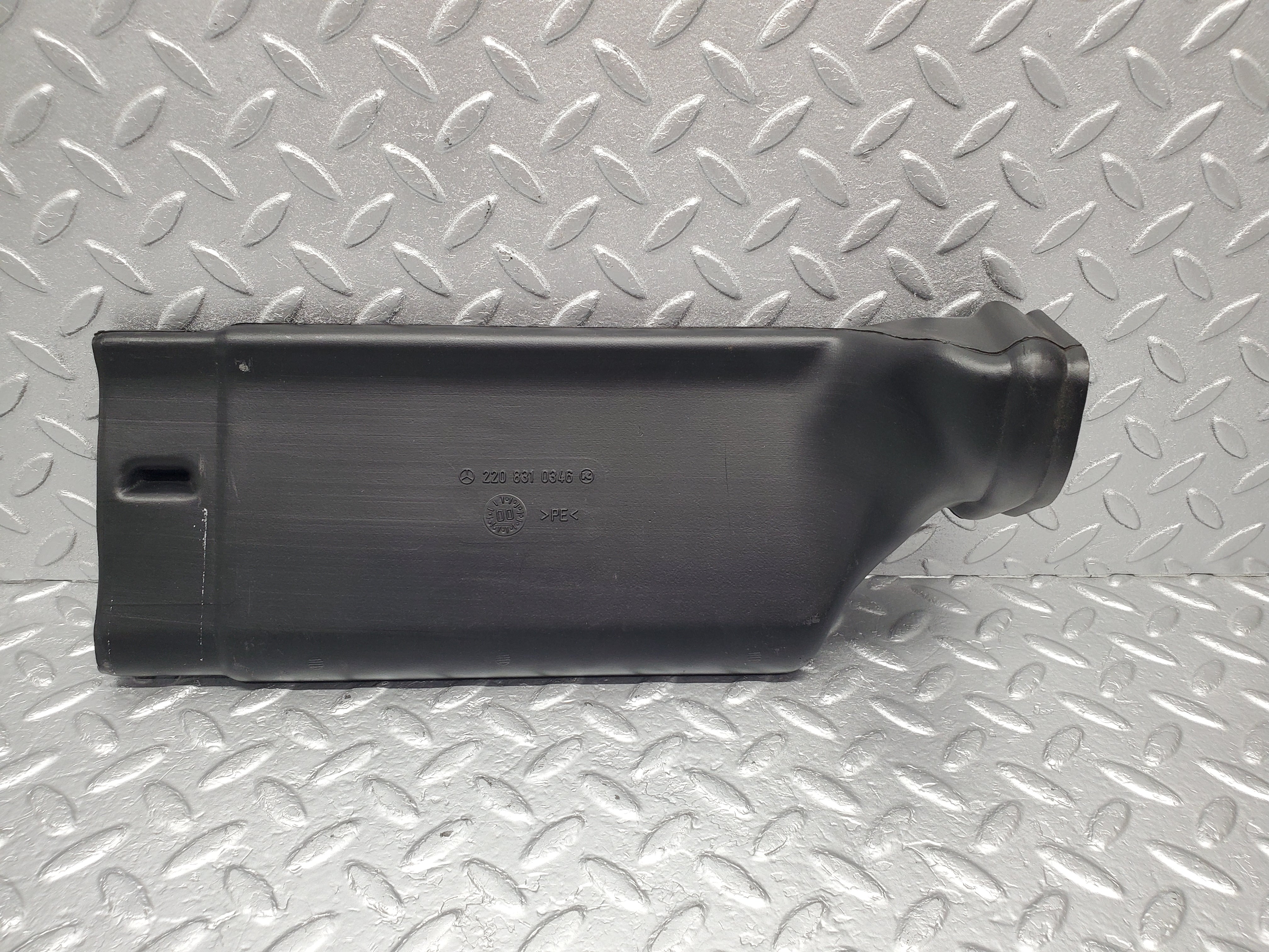 1486 Mercedes-Benz W220 S430 Air Duct Pipe 2208310346