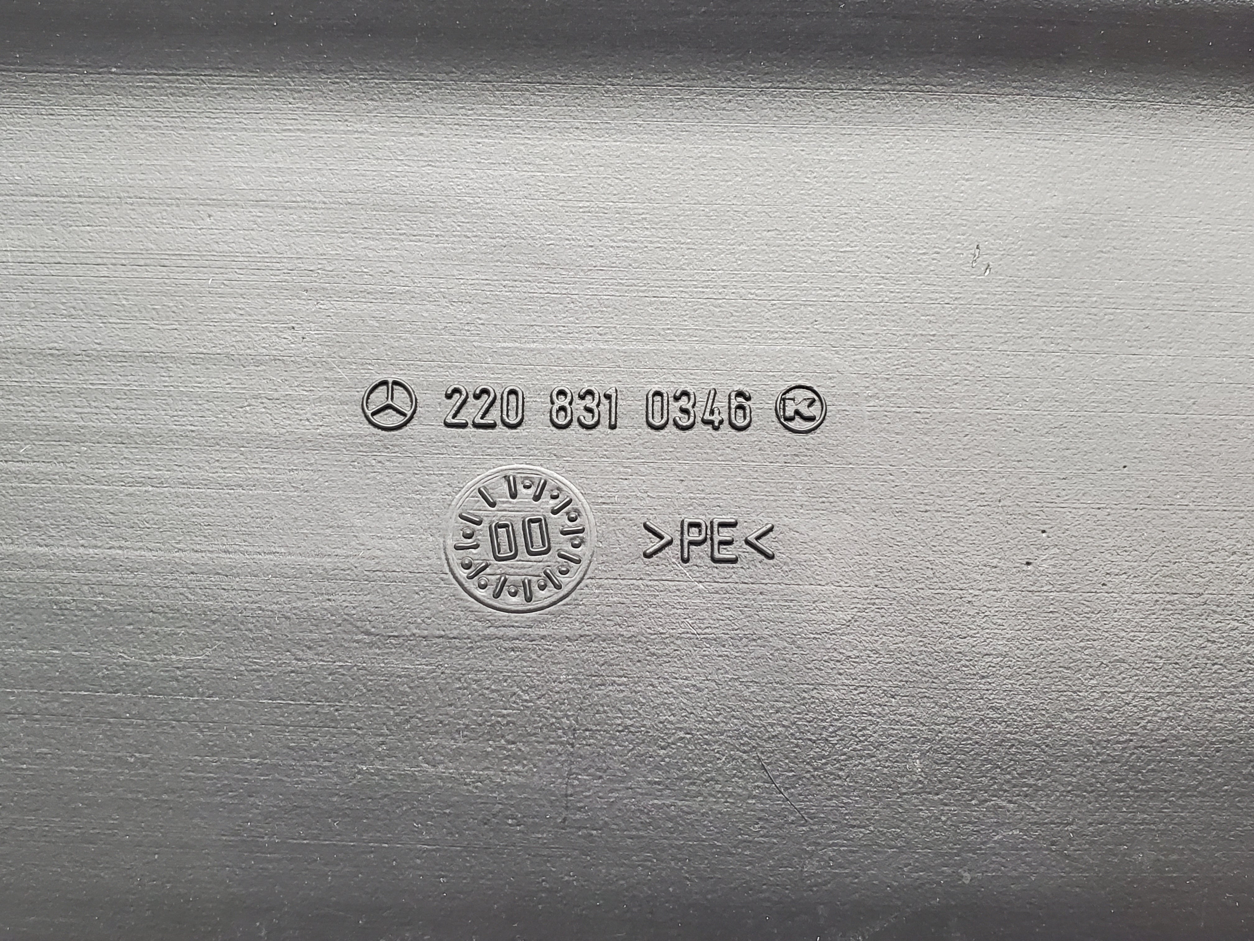 1486 Mercedes-Benz W220 S430 Air Duct Pipe 2208310346