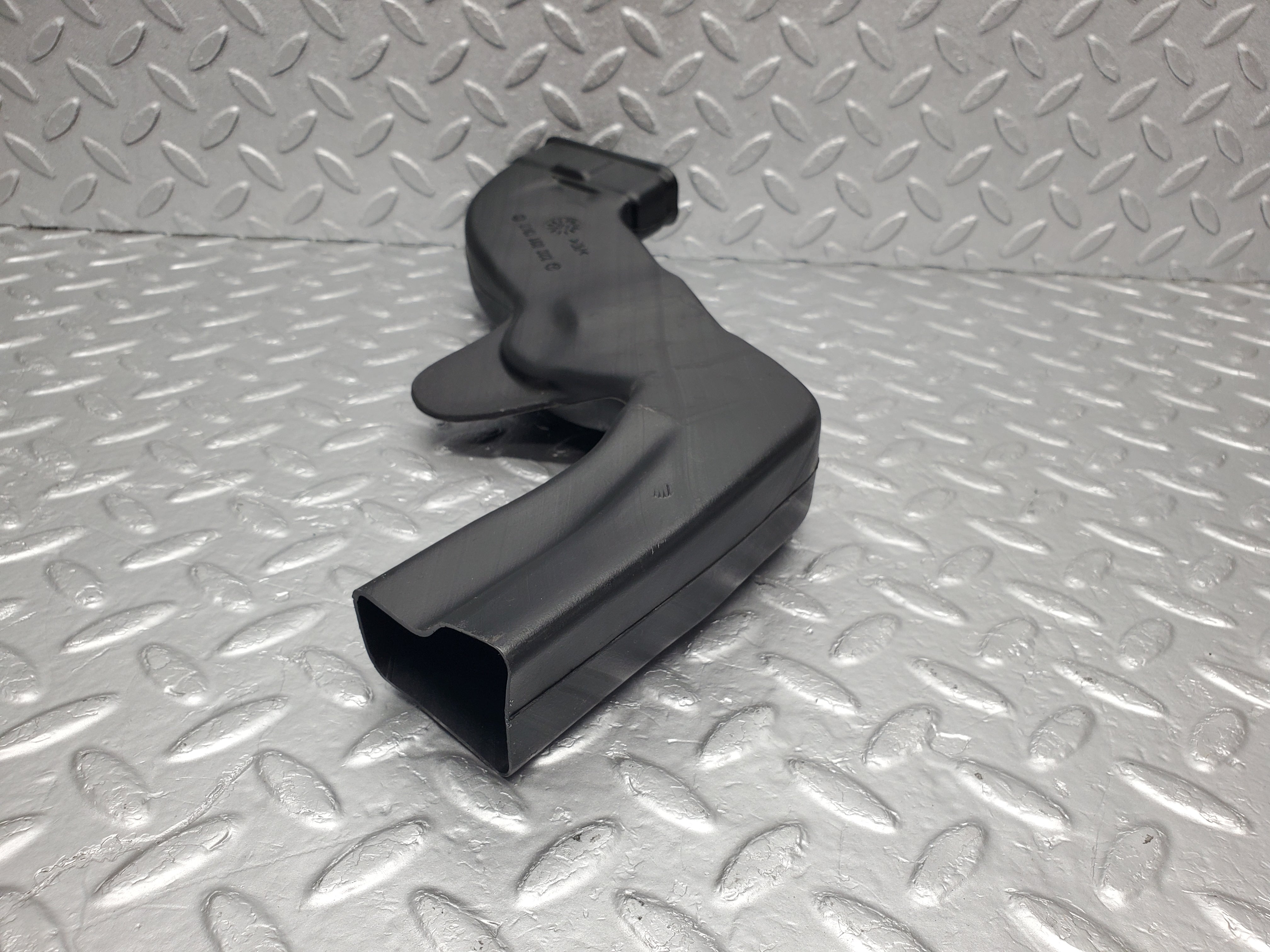 1488 Mercedes-Benz W220 S430 Air Guide Duct Pipe 2208311346