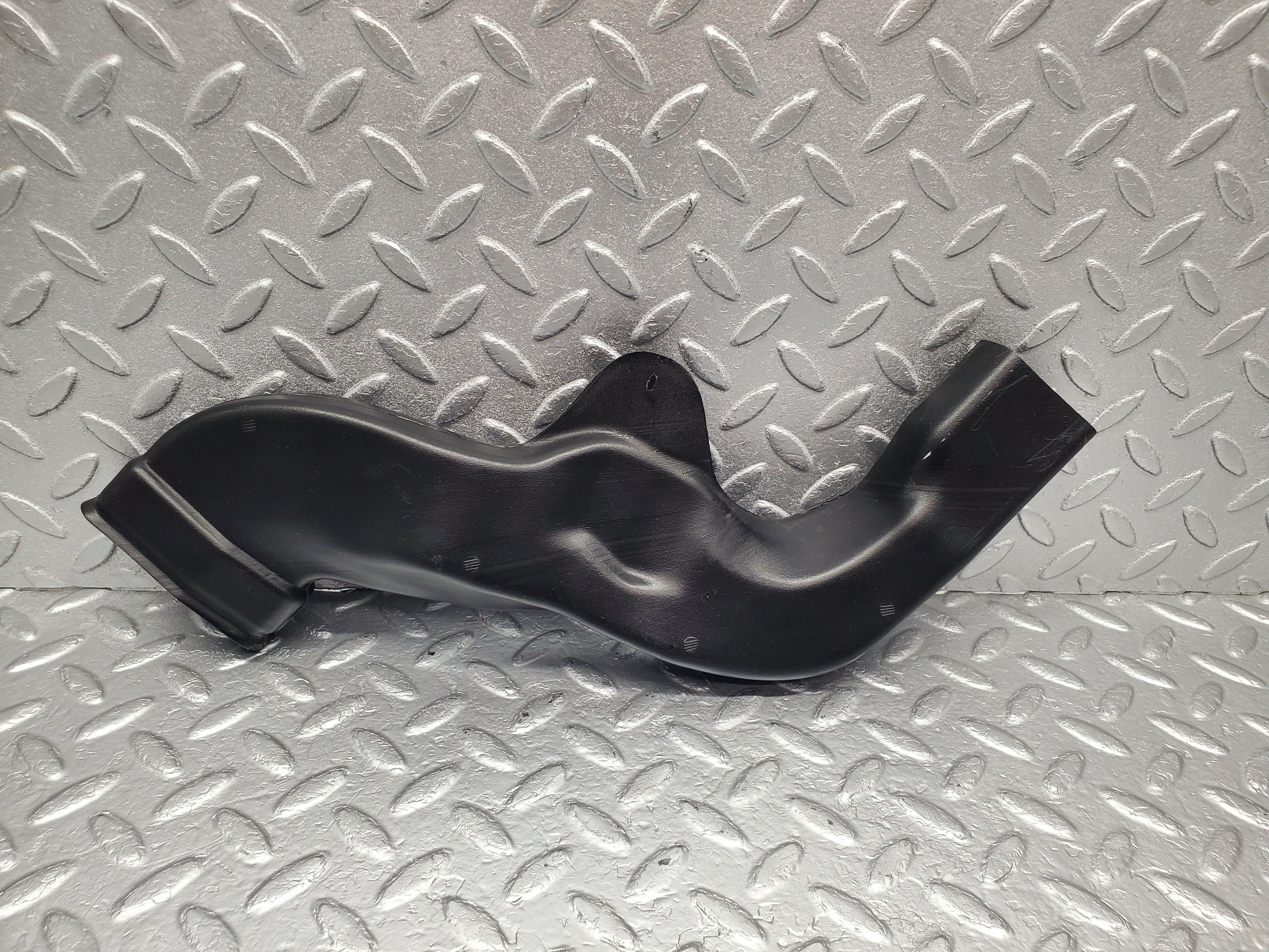 1488 Mercedes-Benz W220 S430 Air Guide Duct Pipe 2208311346