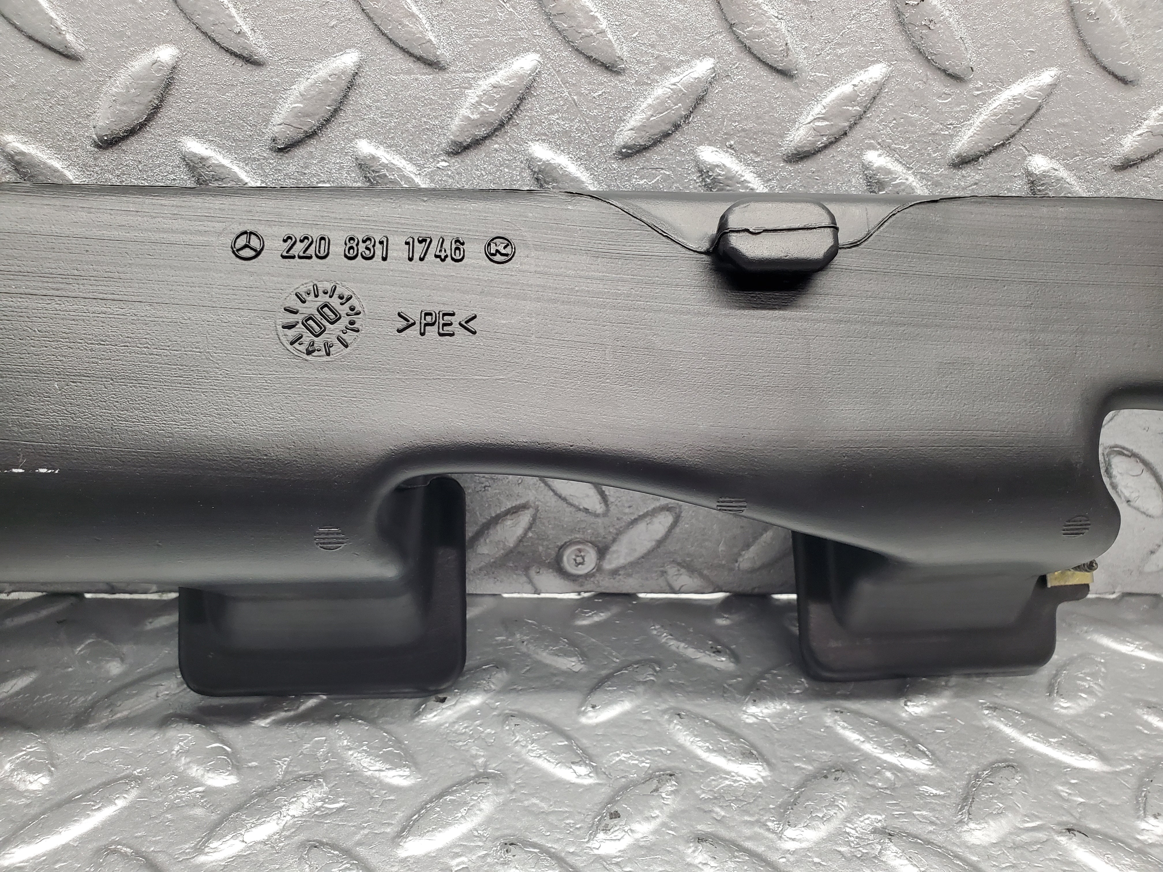 1489 Mercedes-Benz W220 S430 Air Duct Pipe 2208311746