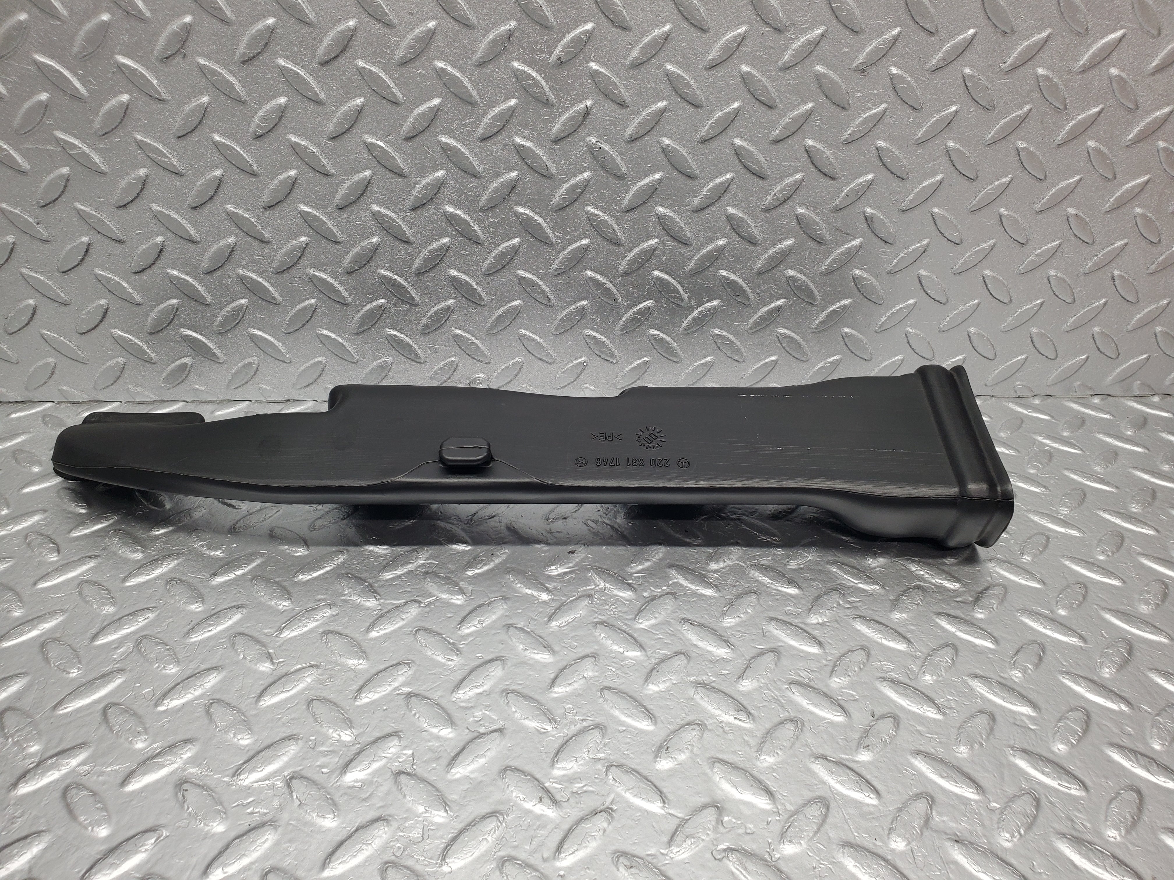 1489 Mercedes-Benz W220 S430 Air Duct Pipe 2208311746