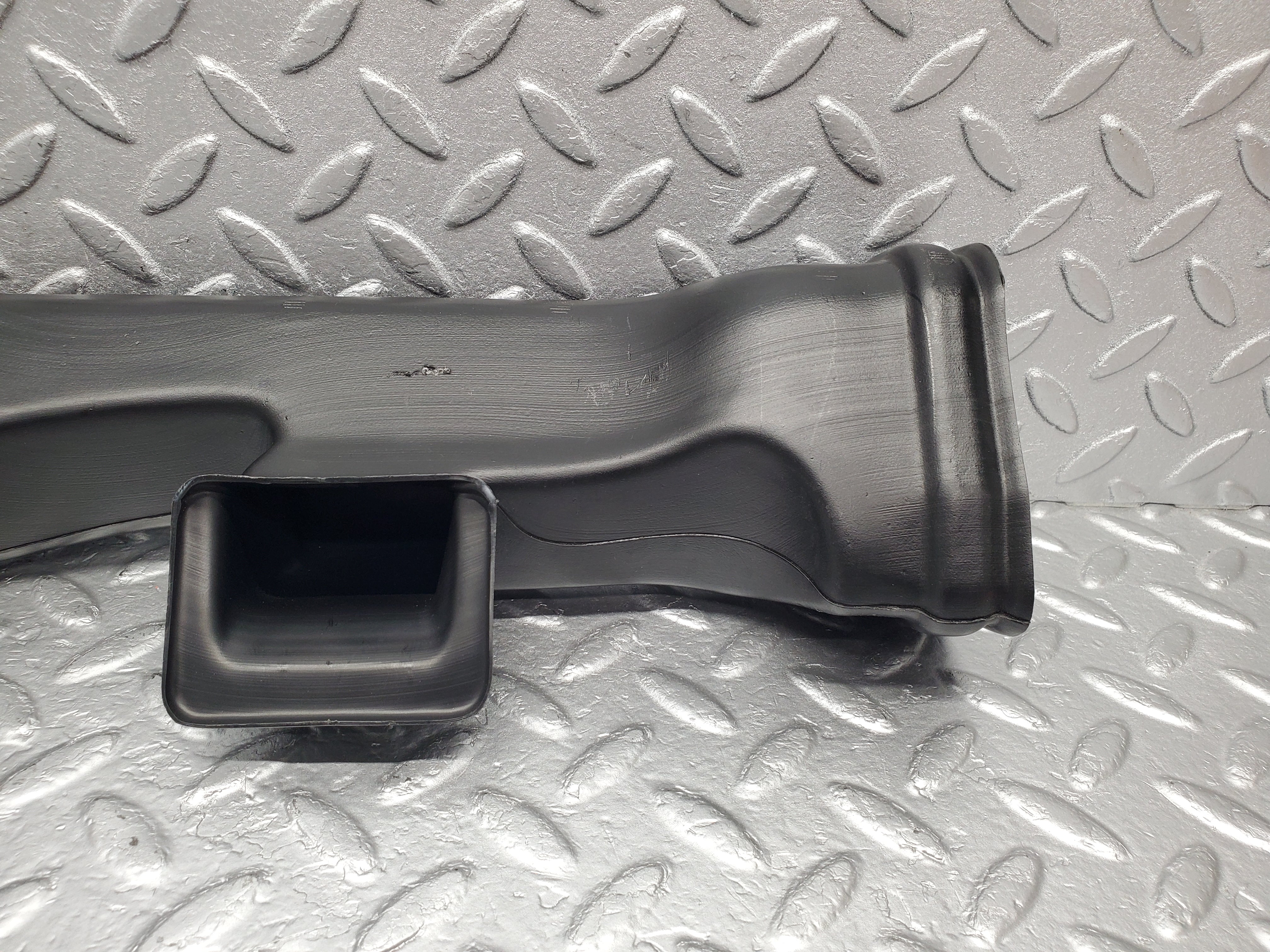 1489 Mercedes-Benz W220 S430 Air Duct Pipe 2208311746