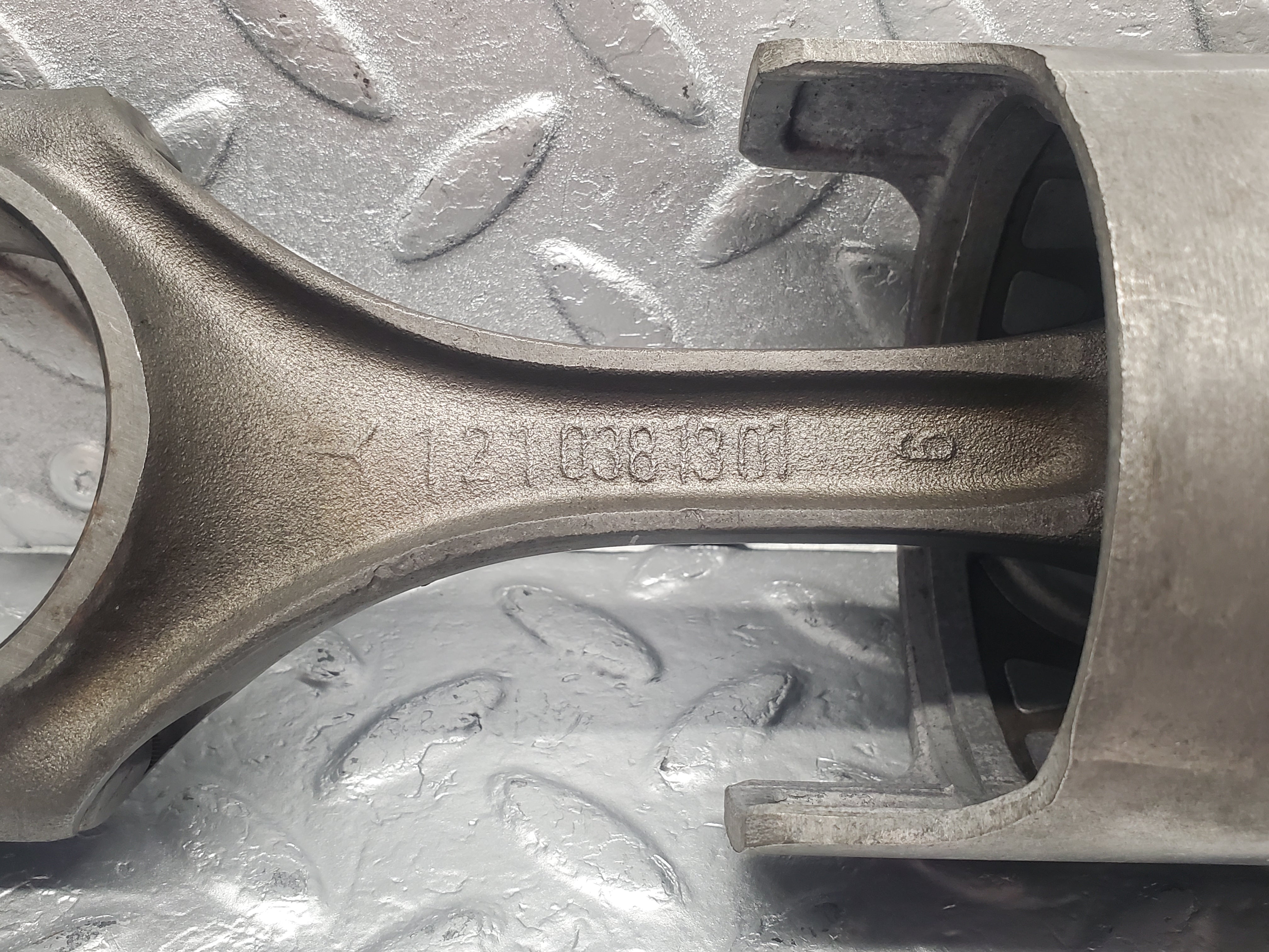 1470 Mercedes-Benz W120 Ponton Piston With Connecting Rod 85.47 mm 1210381301