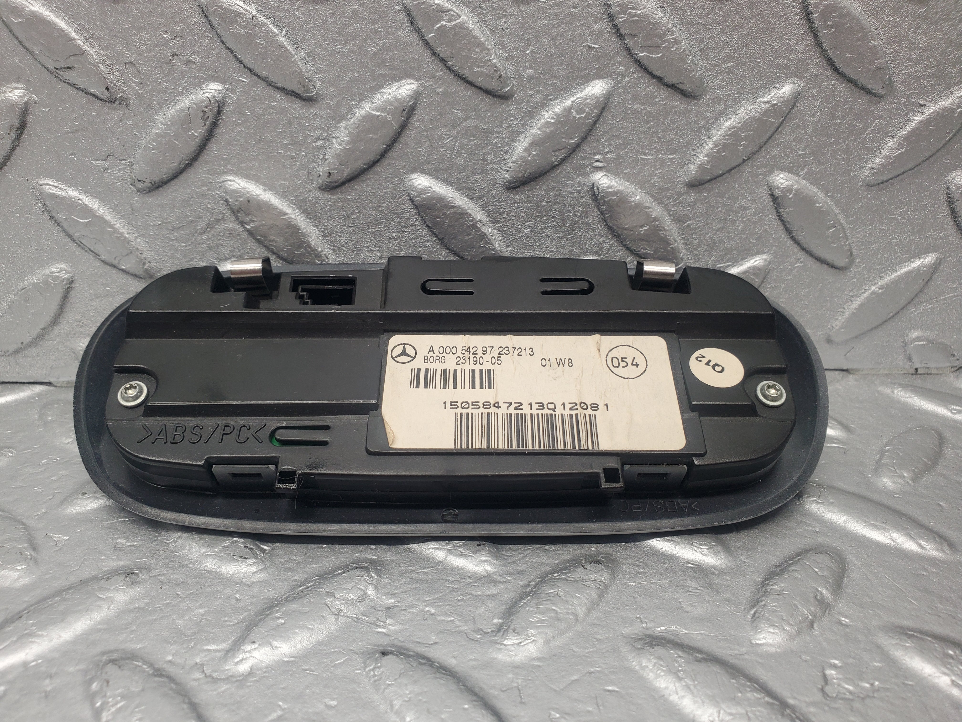 1498 Mercedes-Benz W220 S430 Parking Display 00054297