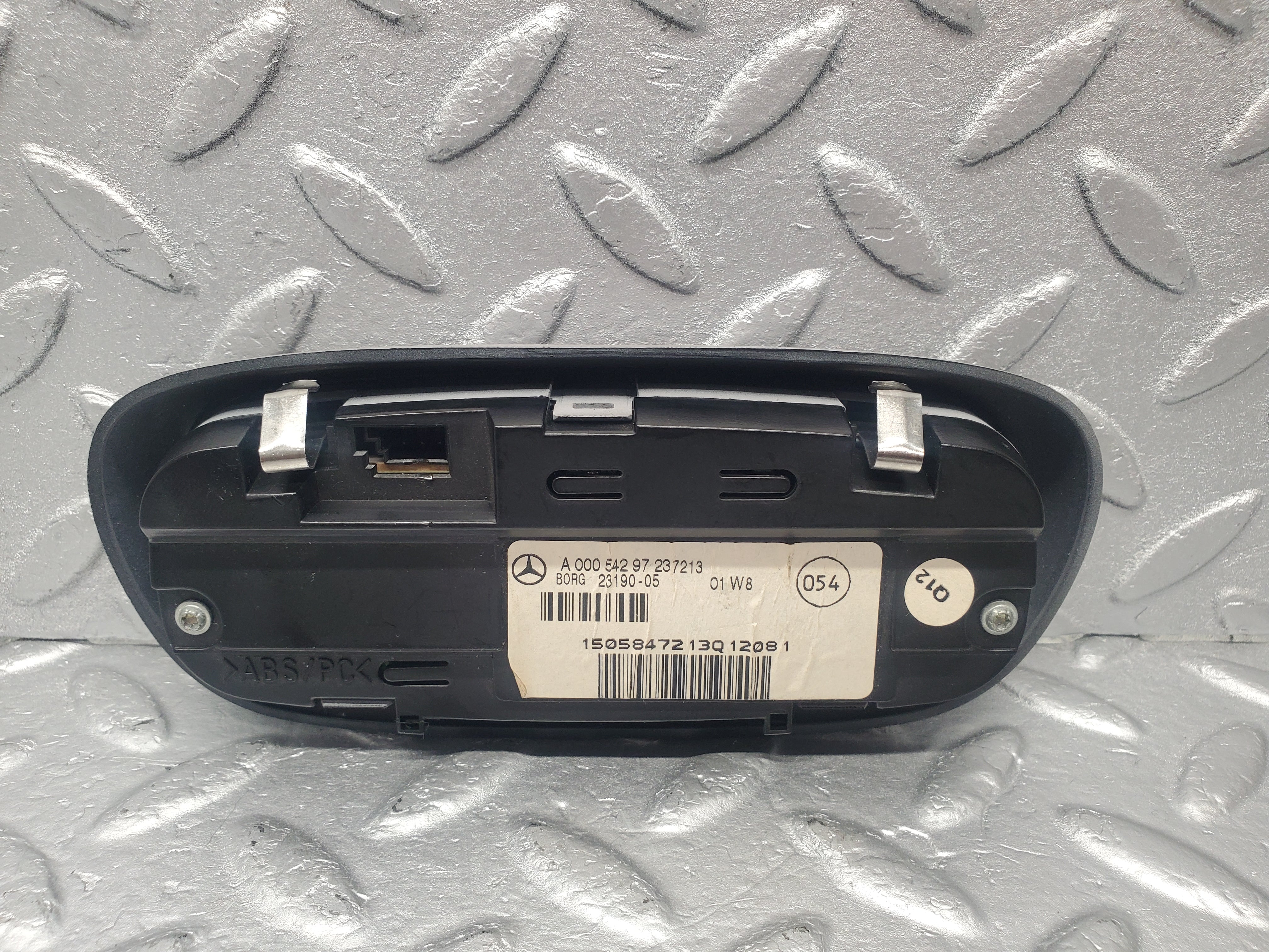 1498 Mercedes-Benz W220 S430 Parking Display 00054297