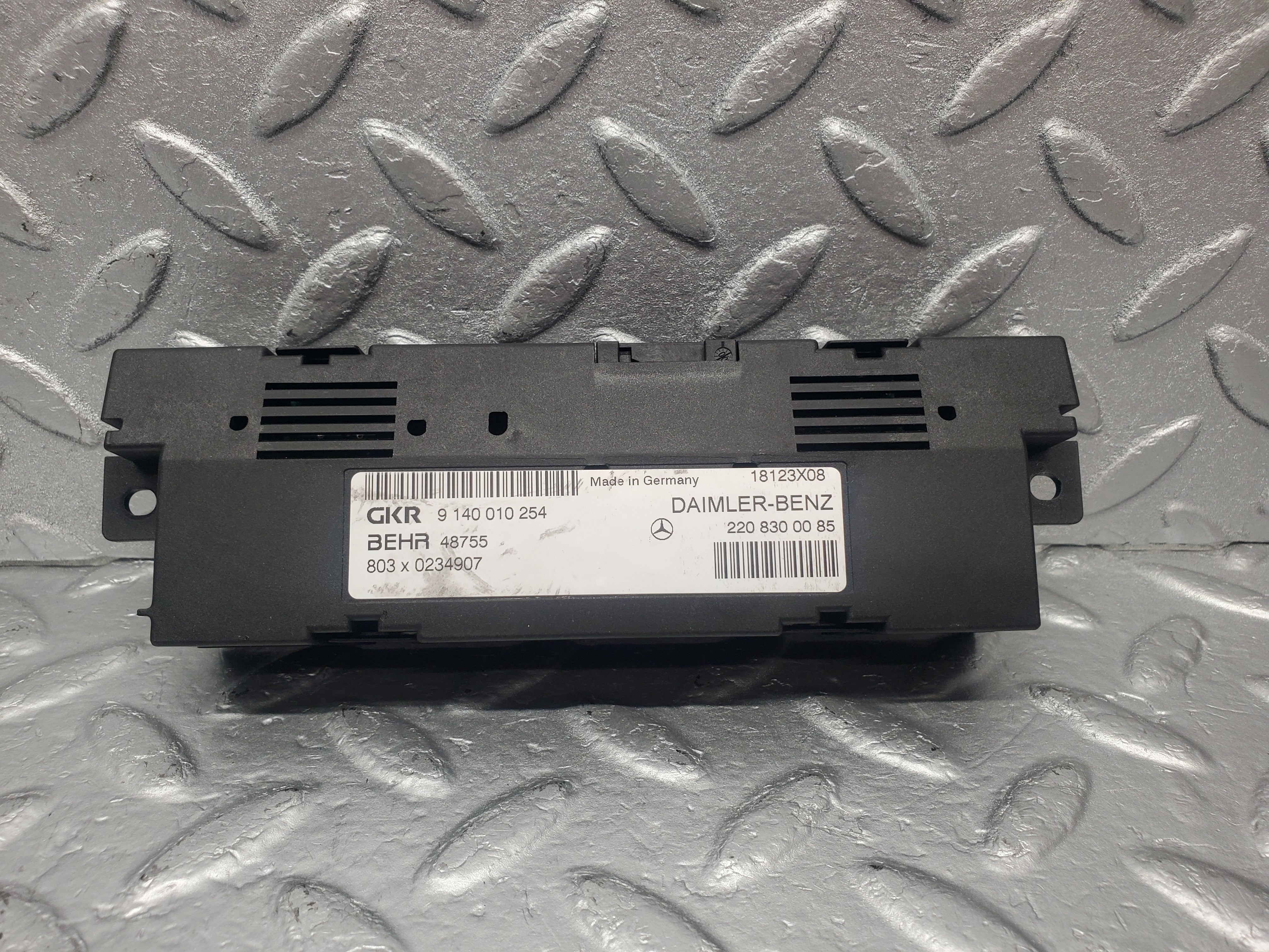 1502 Mercedes-Benz W220 S430 Heater Climate Control Module BEHR 2208300085