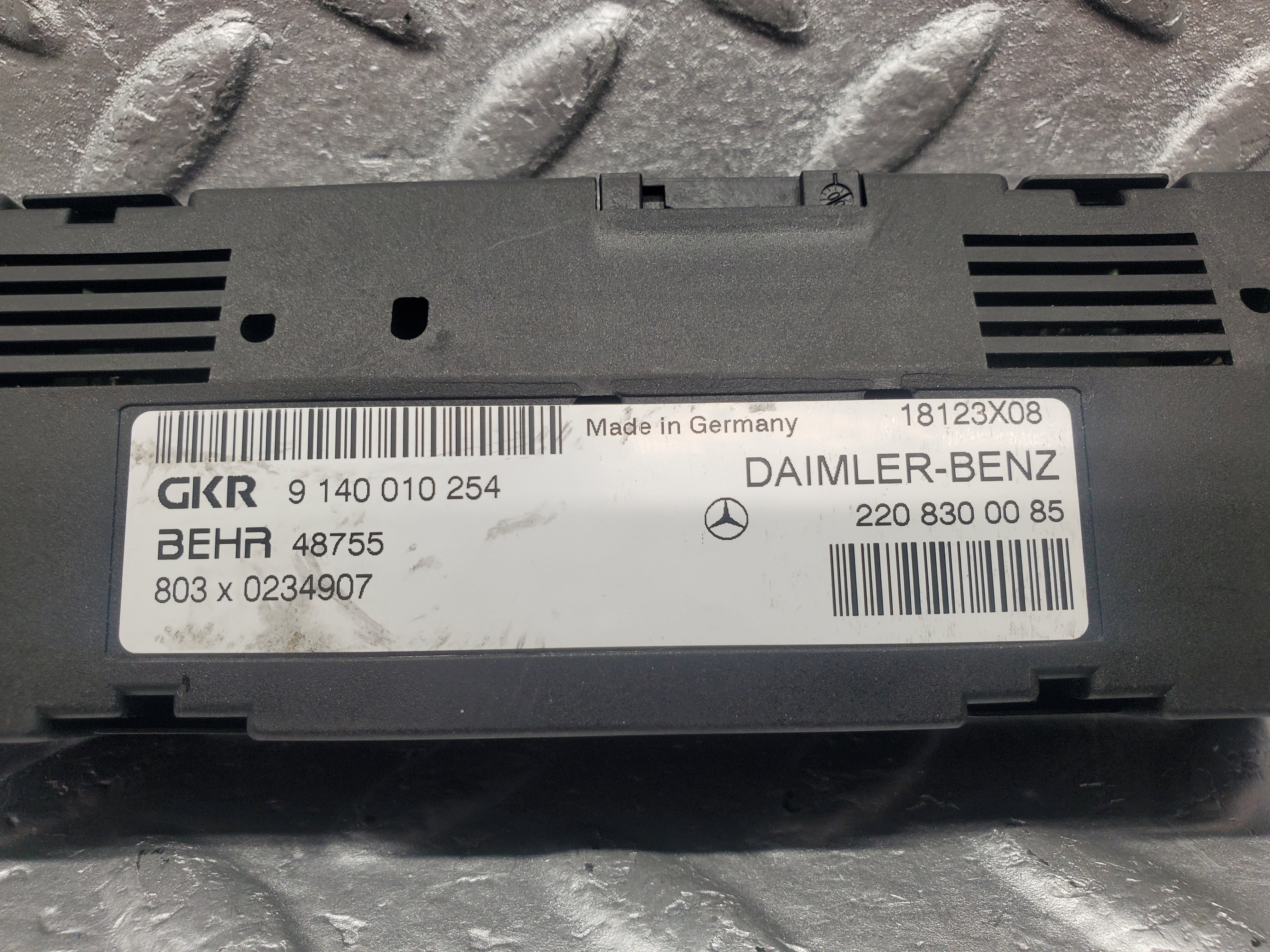 1502 Mercedes-Benz W220 S430 Heater Climate Control Module BEHR 2208300085
